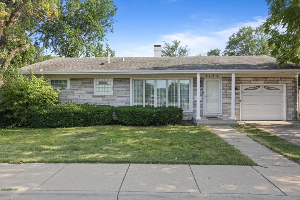 Suburban 4bed2bath Oasis- freshly updated
