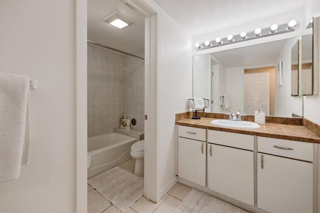 6 Bed 4 Bath Condo in Waikoloa Village