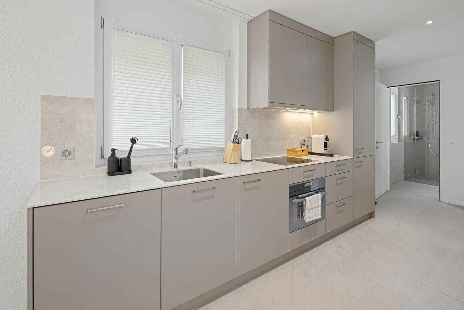 STAYY Flagship Limmattal Premium Apartments - 24h Self Check-in free Parking free EV Wallbox