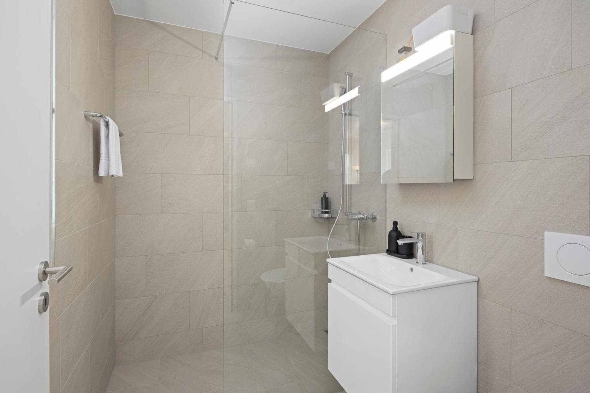 STAYY Flagship Limmattal Premium Apartments - 24h Self Check-in free Parking free EV Wallbox
