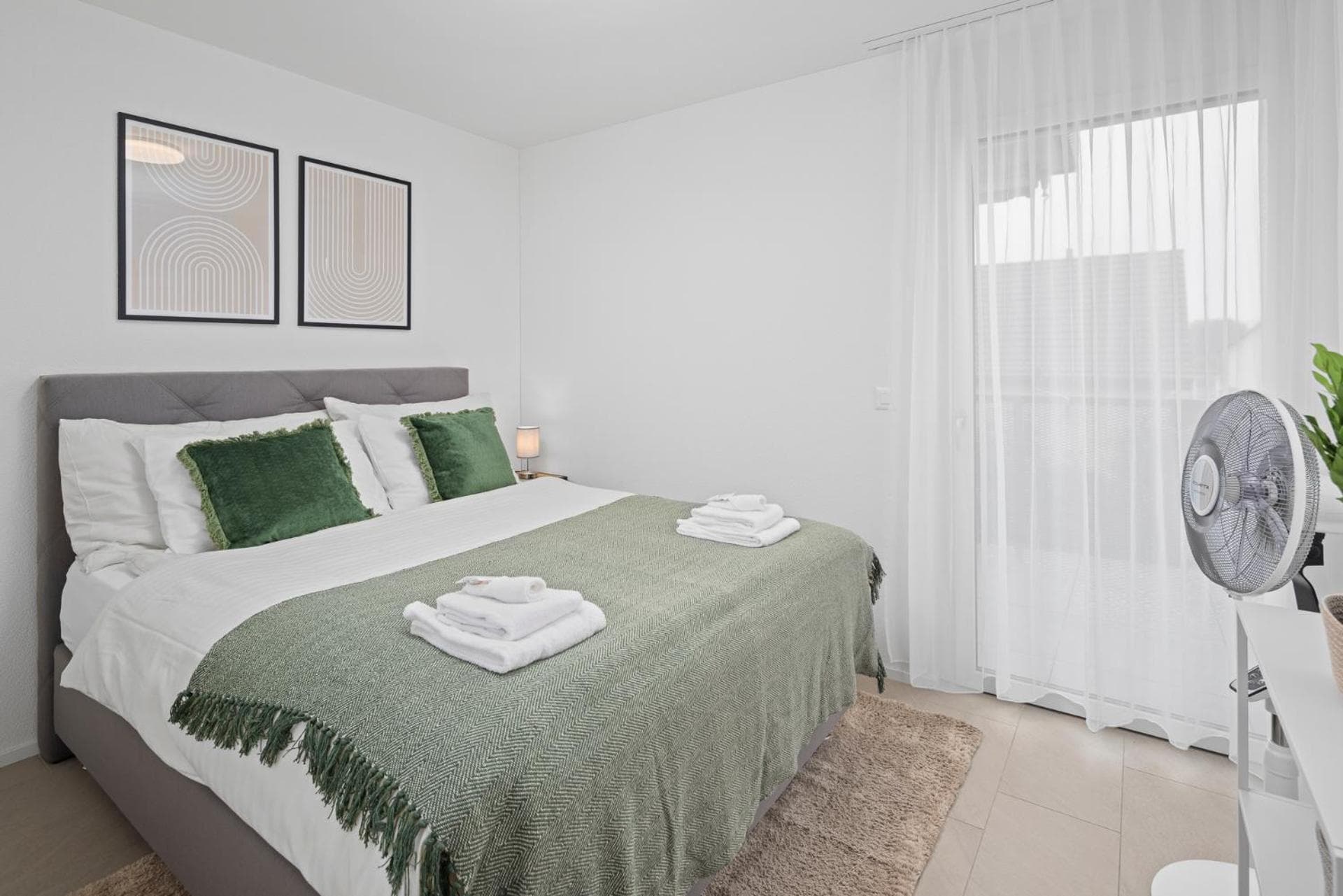 STAYY Flagship Limmattal Premium Apartments - 24h Self Check-in free Parking free EV Wallbox