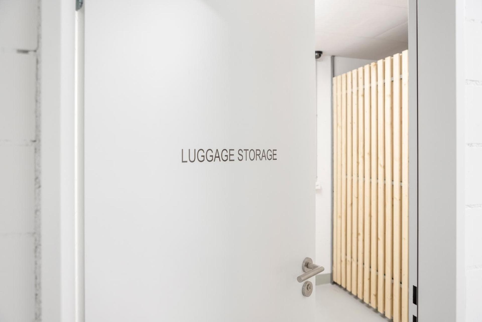 STAYY Flagship Limmattal Premium Apartments - 24h Self Check-in free Parking free EV Wallbox