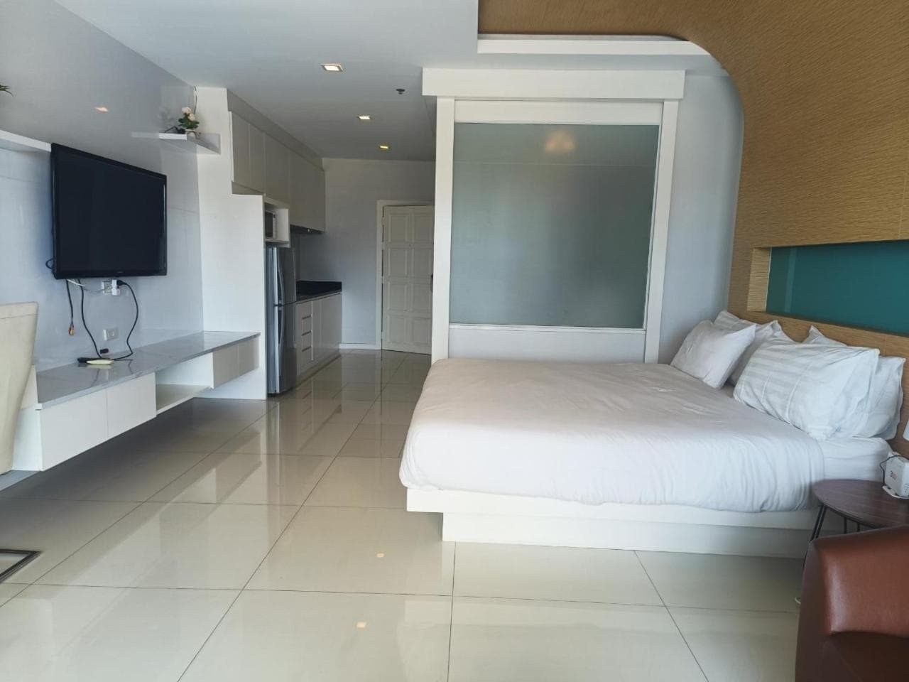 View Talay 6 Pattaya Beach Apartment by Honey