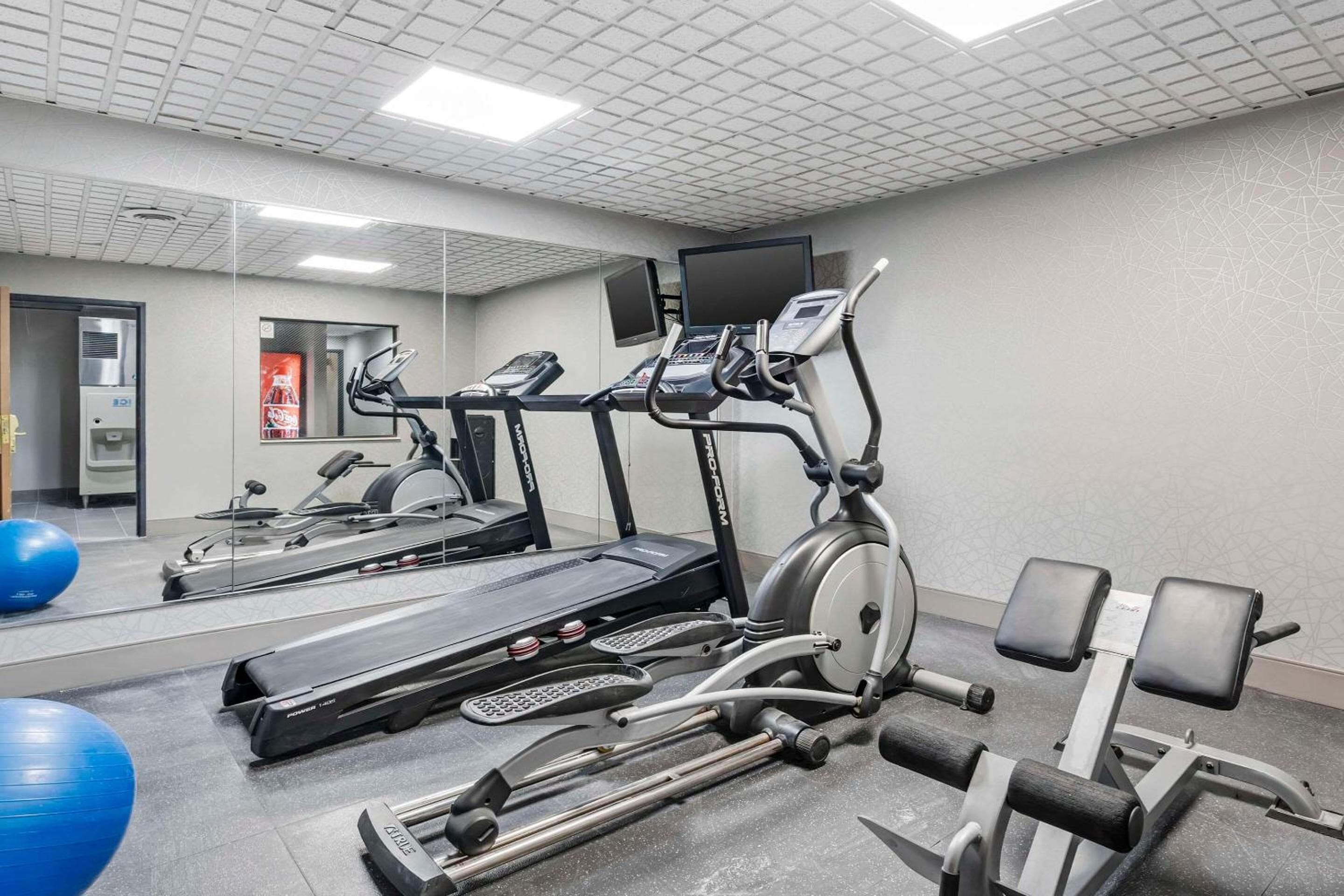 Country Inn & Suites by Radisson, Pickerington, OH