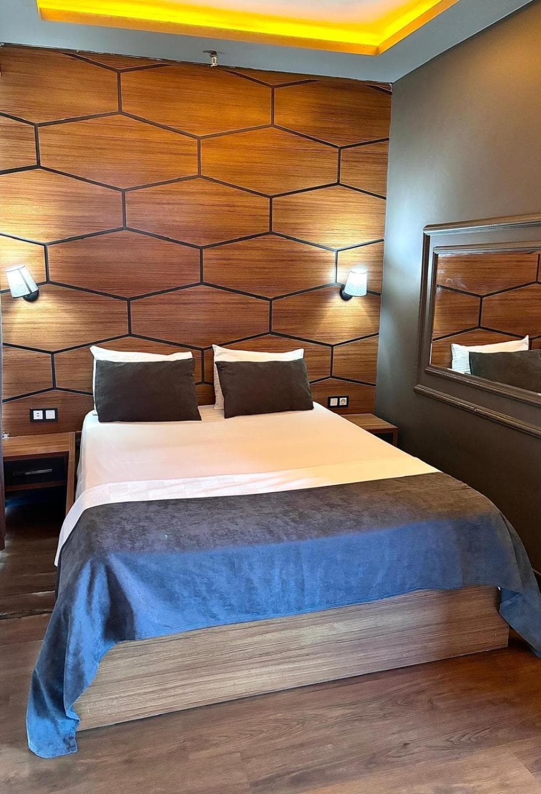 216 Eagle Palace Suite
