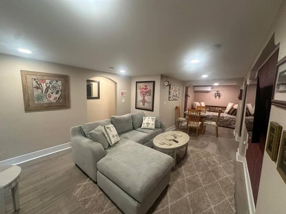 2BR at Lecom Park Downtown Beaches & Ample Parking Space