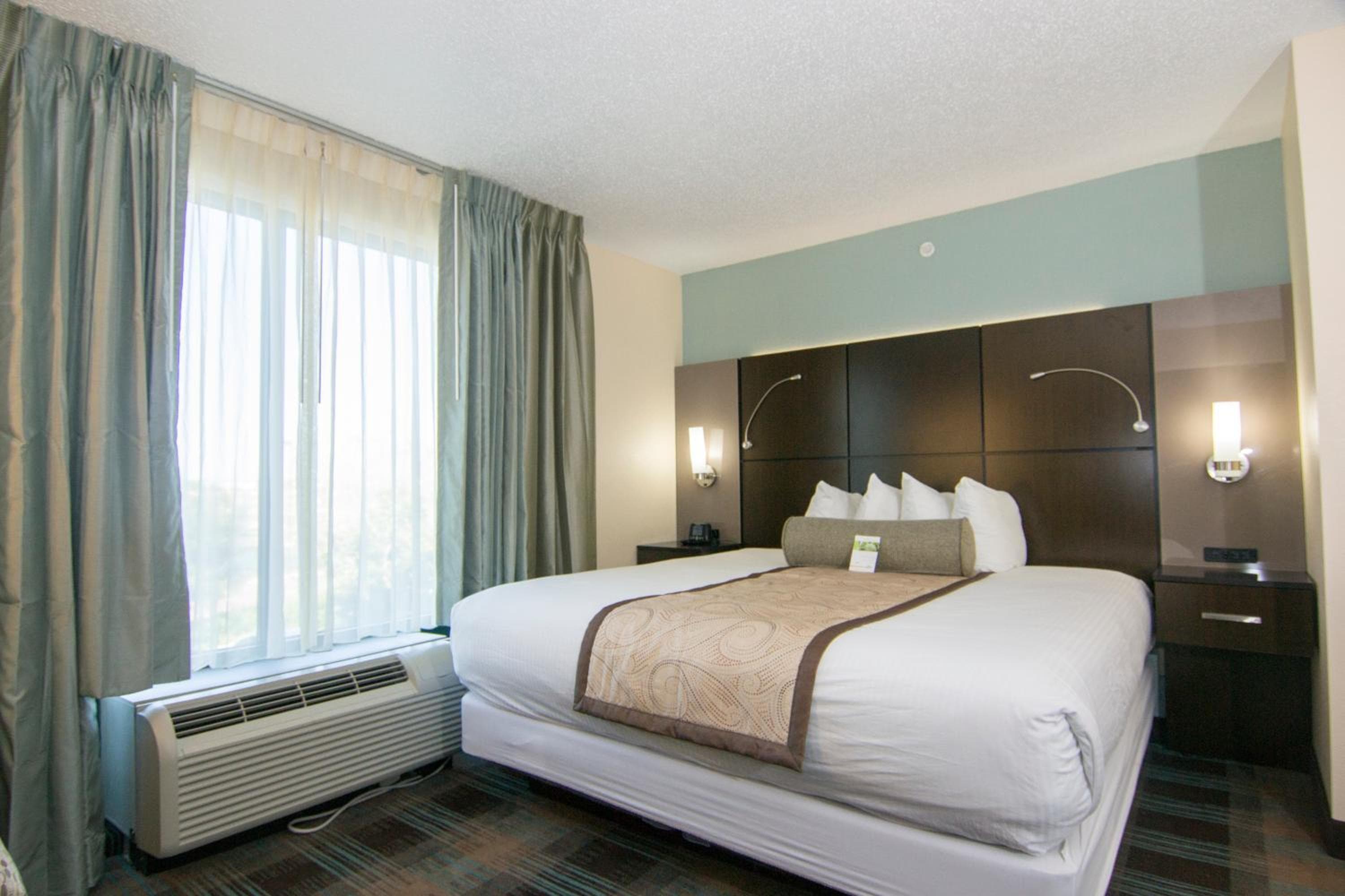 Wingate By Wyndham - Orlando International Airport- Free Hot Breakfast