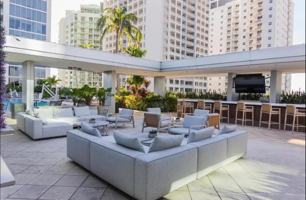 Brickell 31th Floor Sea View Free Parking by Palermo Home Miami