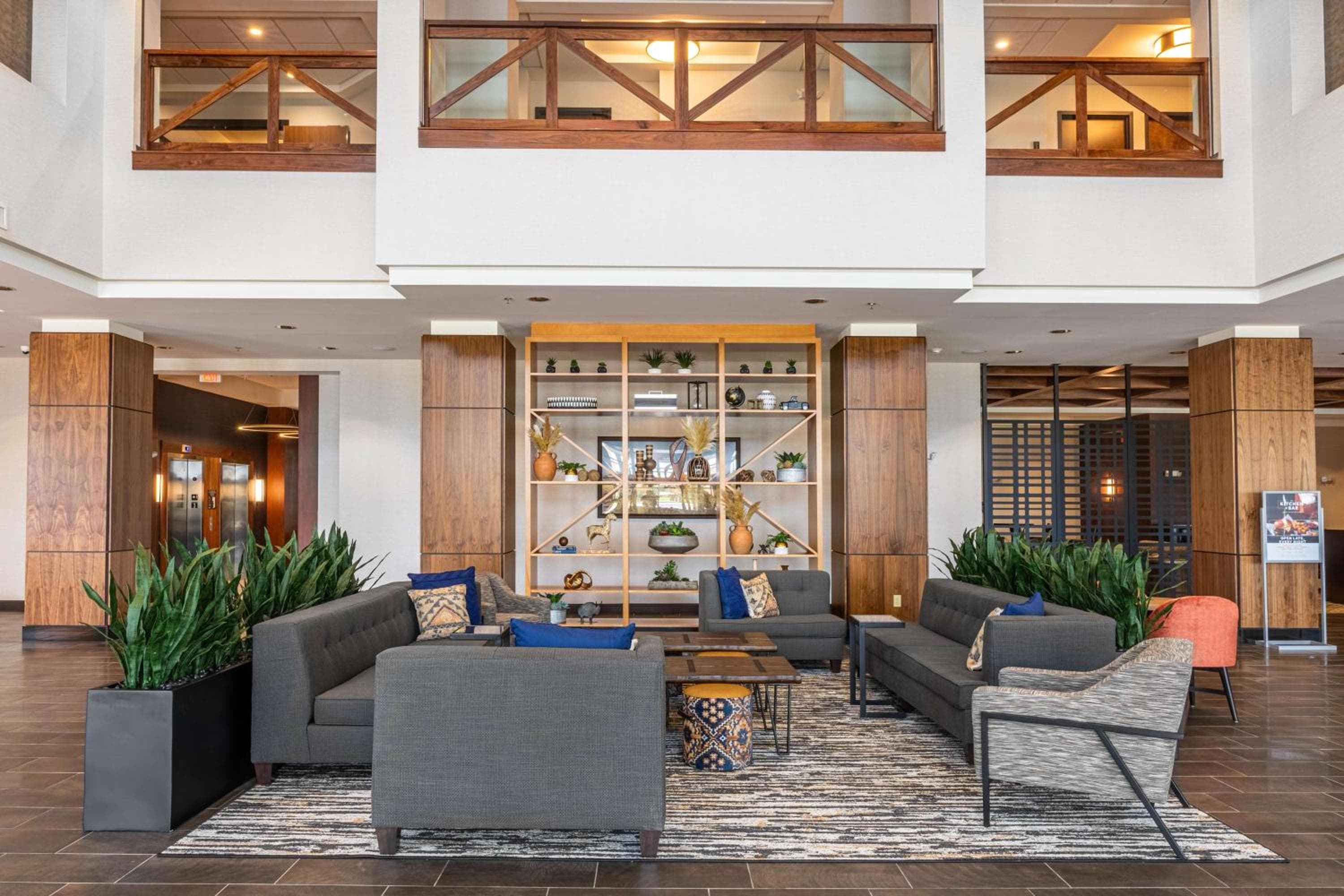Drury Plaza Hotel Dallas Arlington