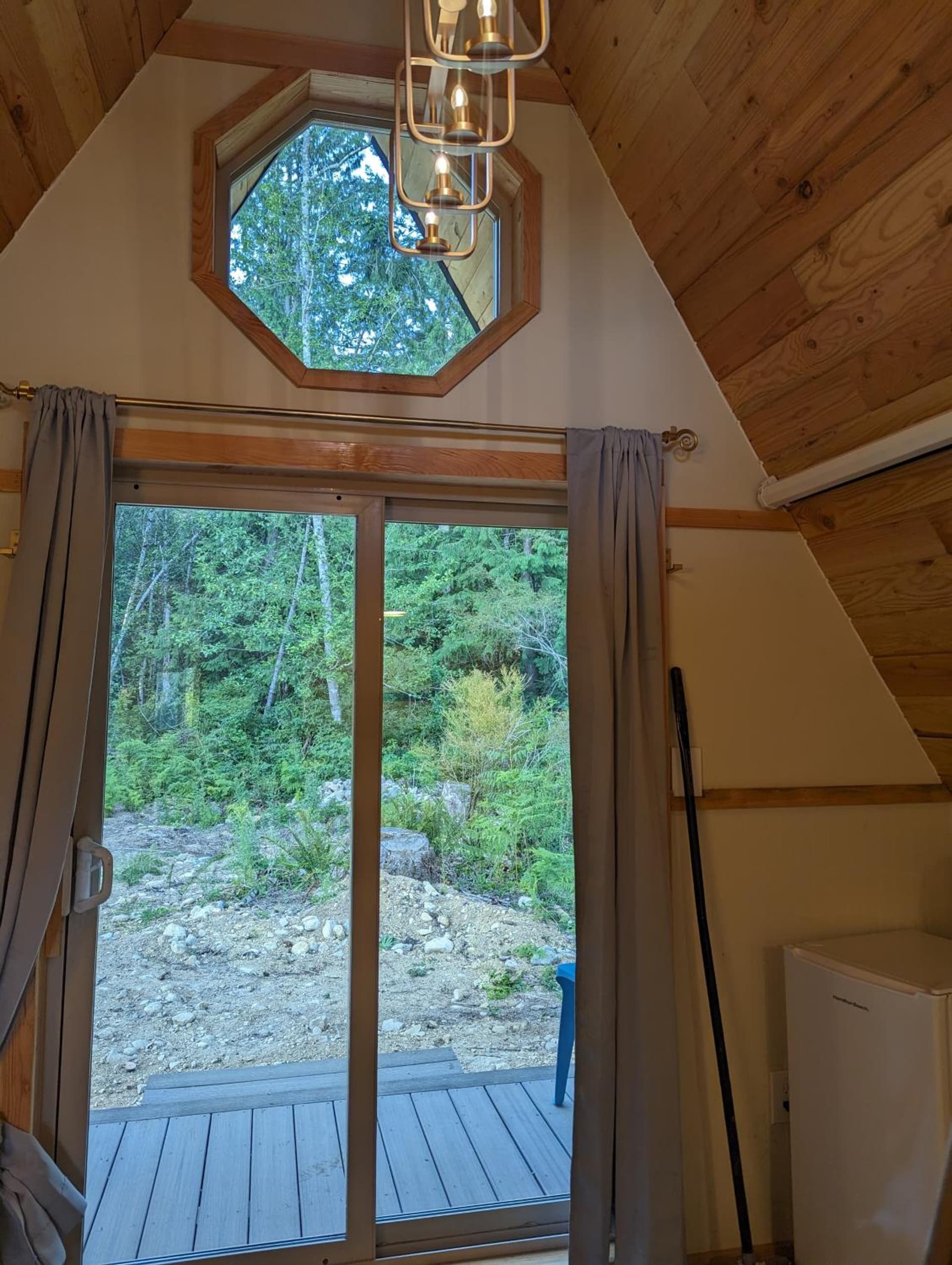 Golden Rings Cabin on Homestead w Hot Tub