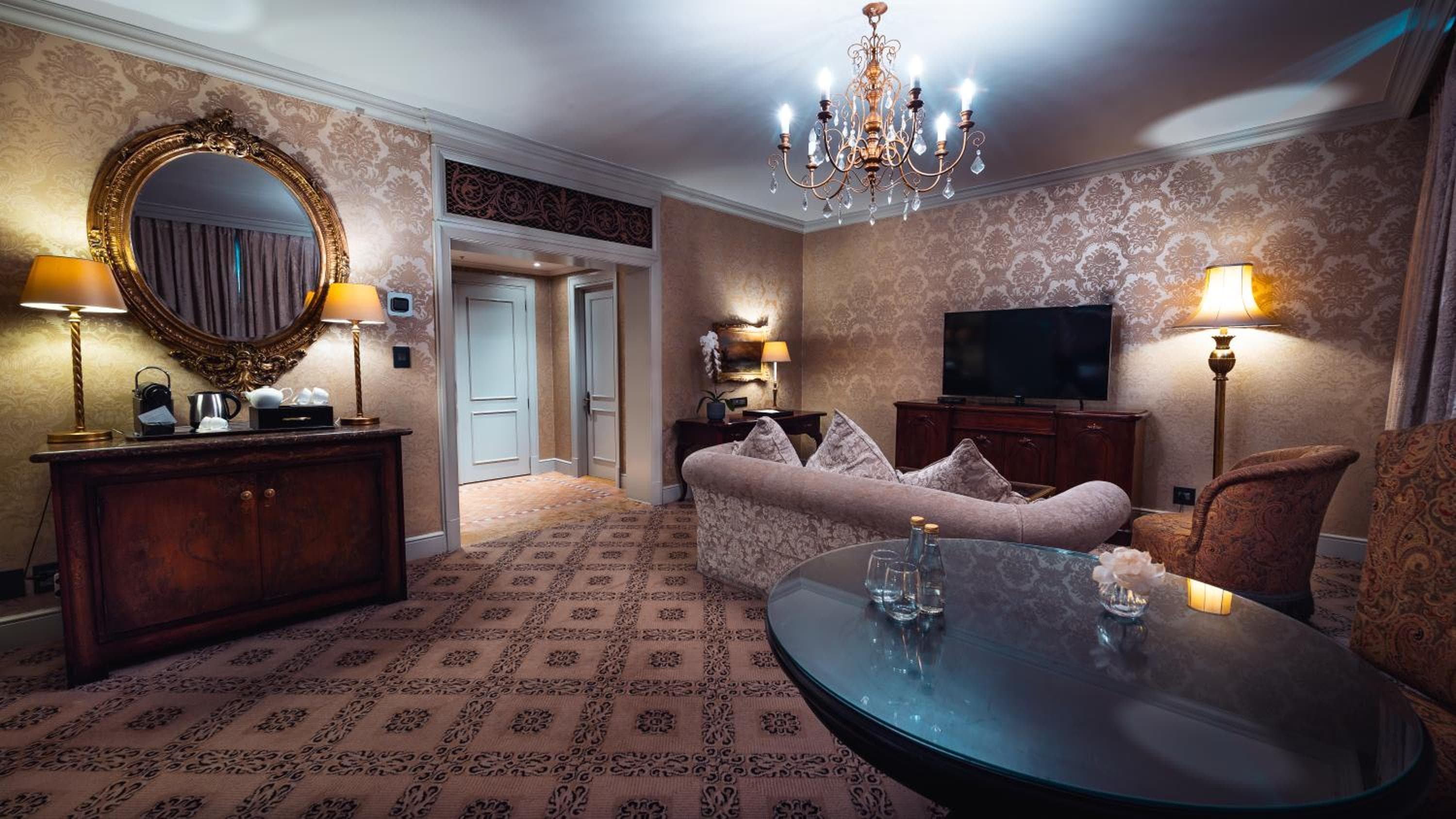 Palazzo Hotel