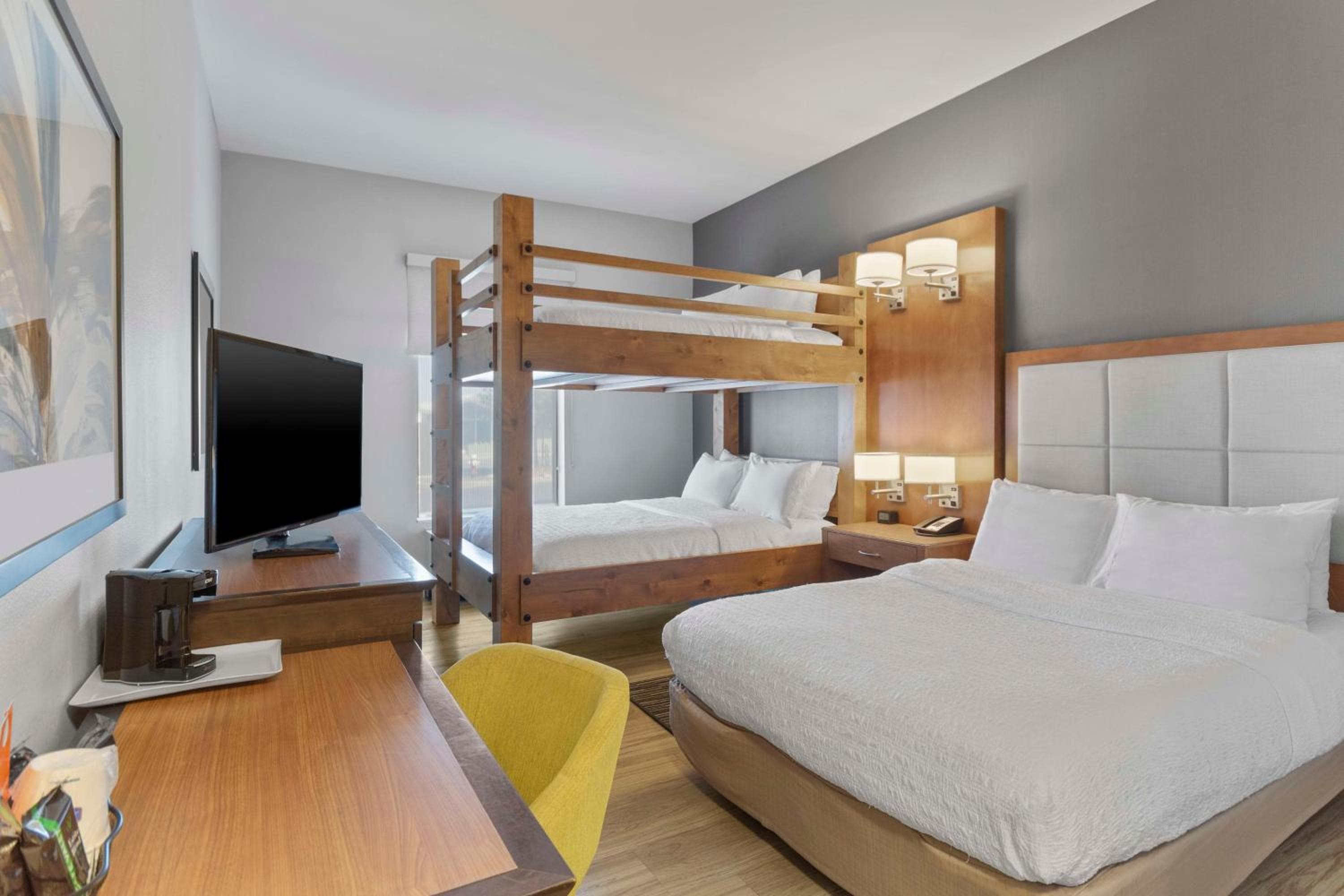 Hampton Inn & Suites by Hilton Columbus Scioto Downs