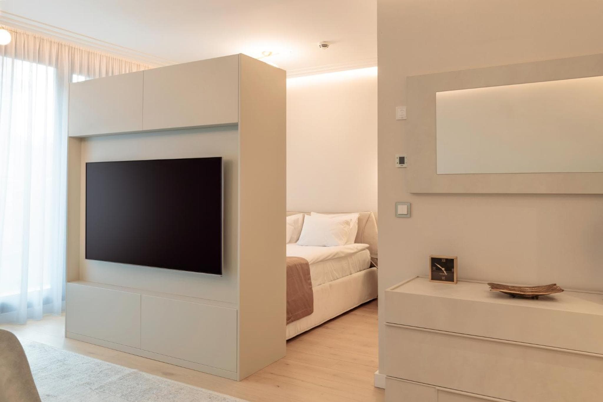 Emerald Downtown Luxury Suites by Continental Group