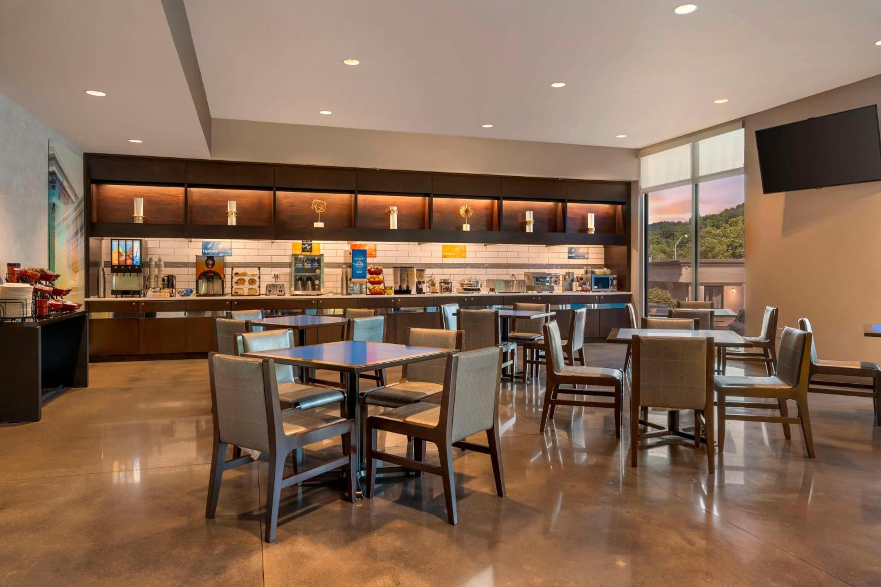 GLo Hotel Asheville-Blue Ridge Parkway