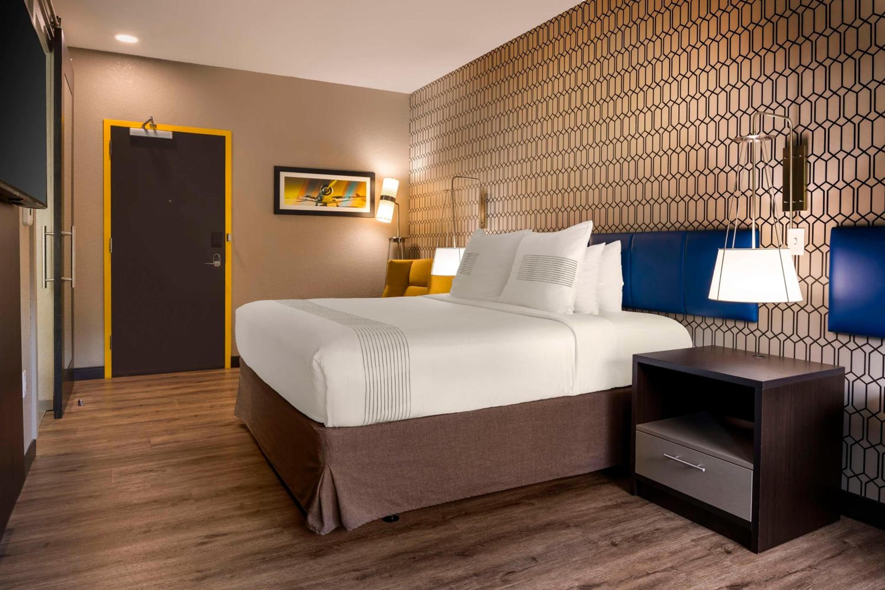 GLo Hotel Asheville-Blue Ridge Parkway