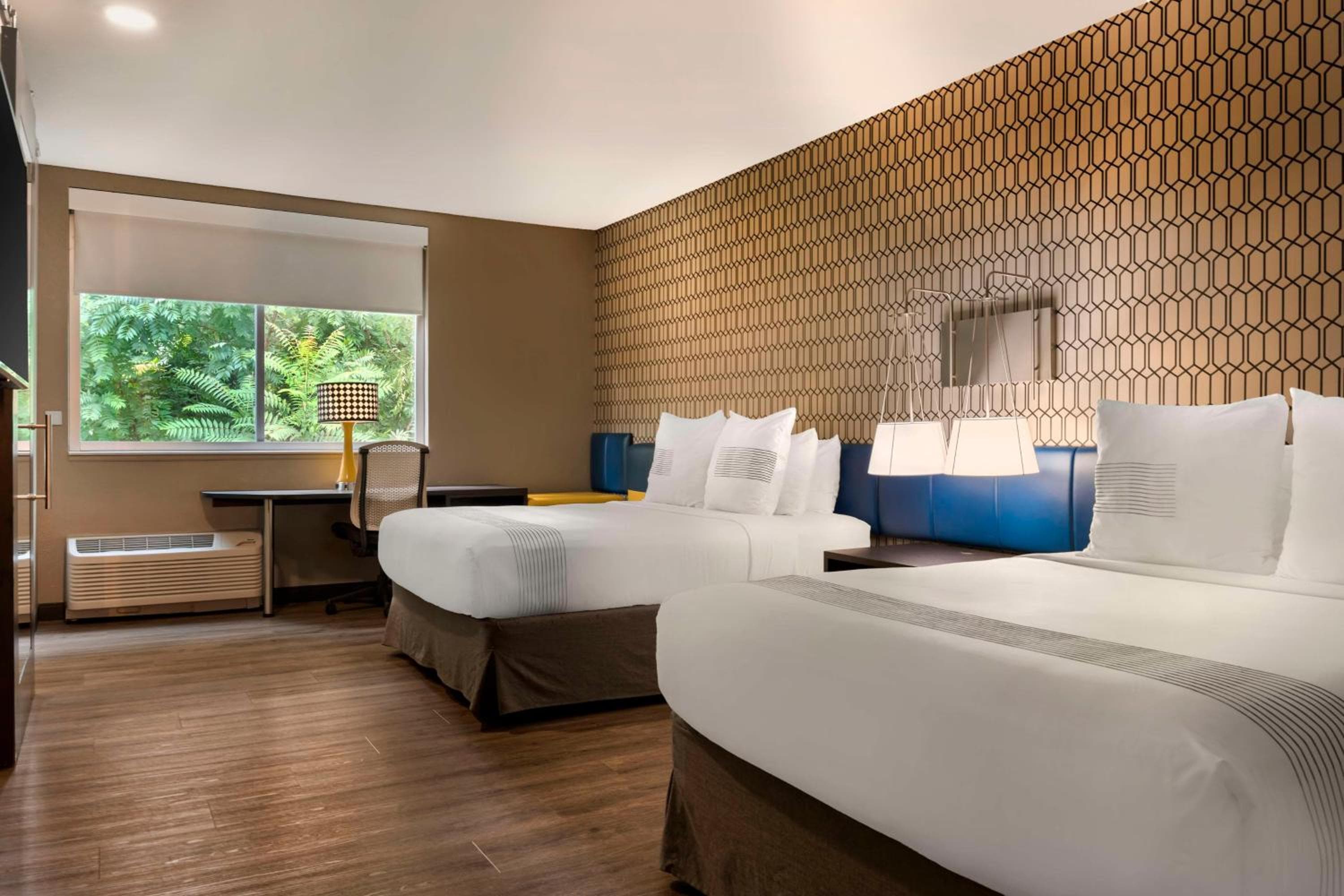 GLo Hotel Asheville-Blue Ridge Parkway
