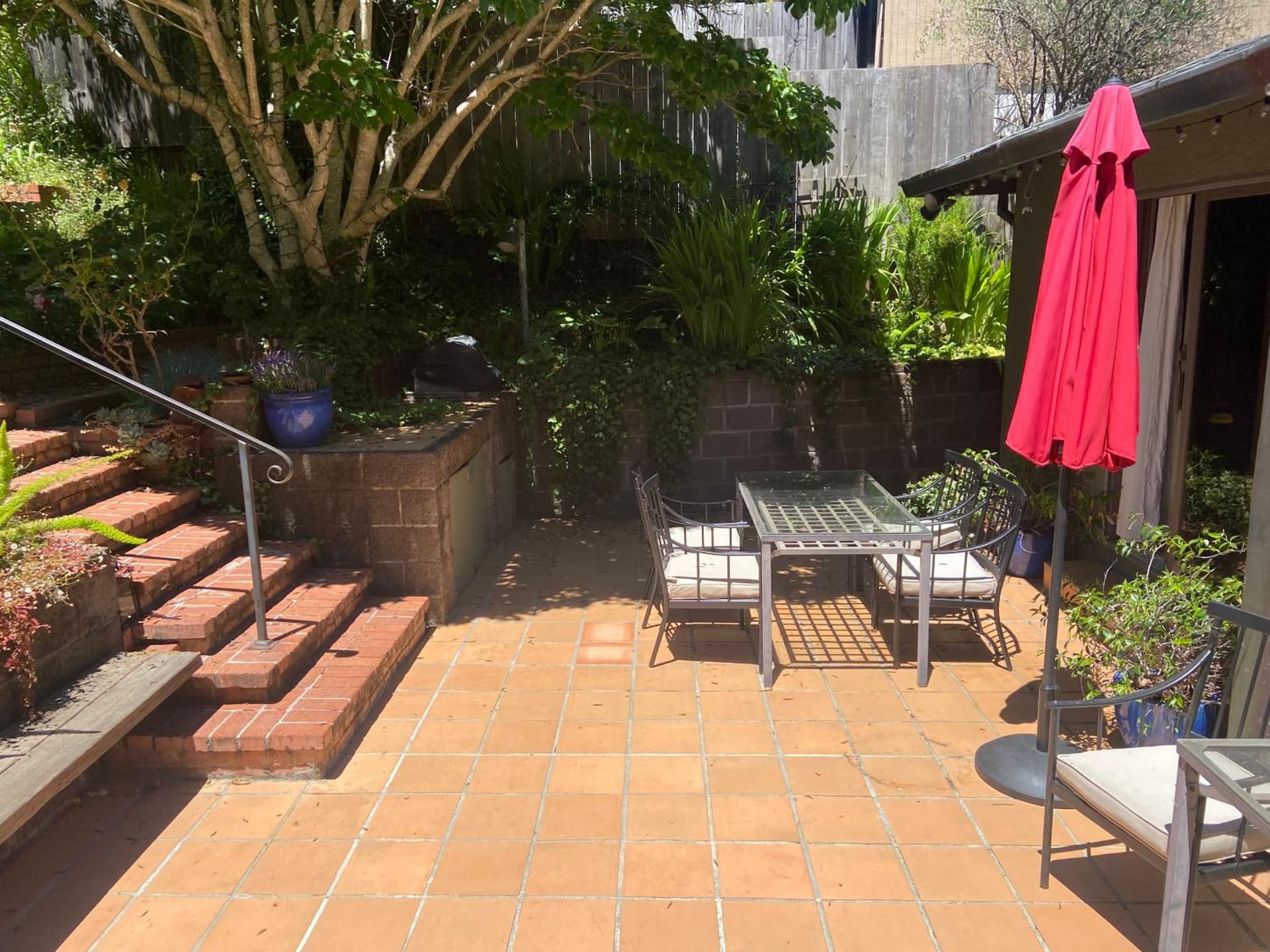 Superb location Spacious House With Pool and Sauna
