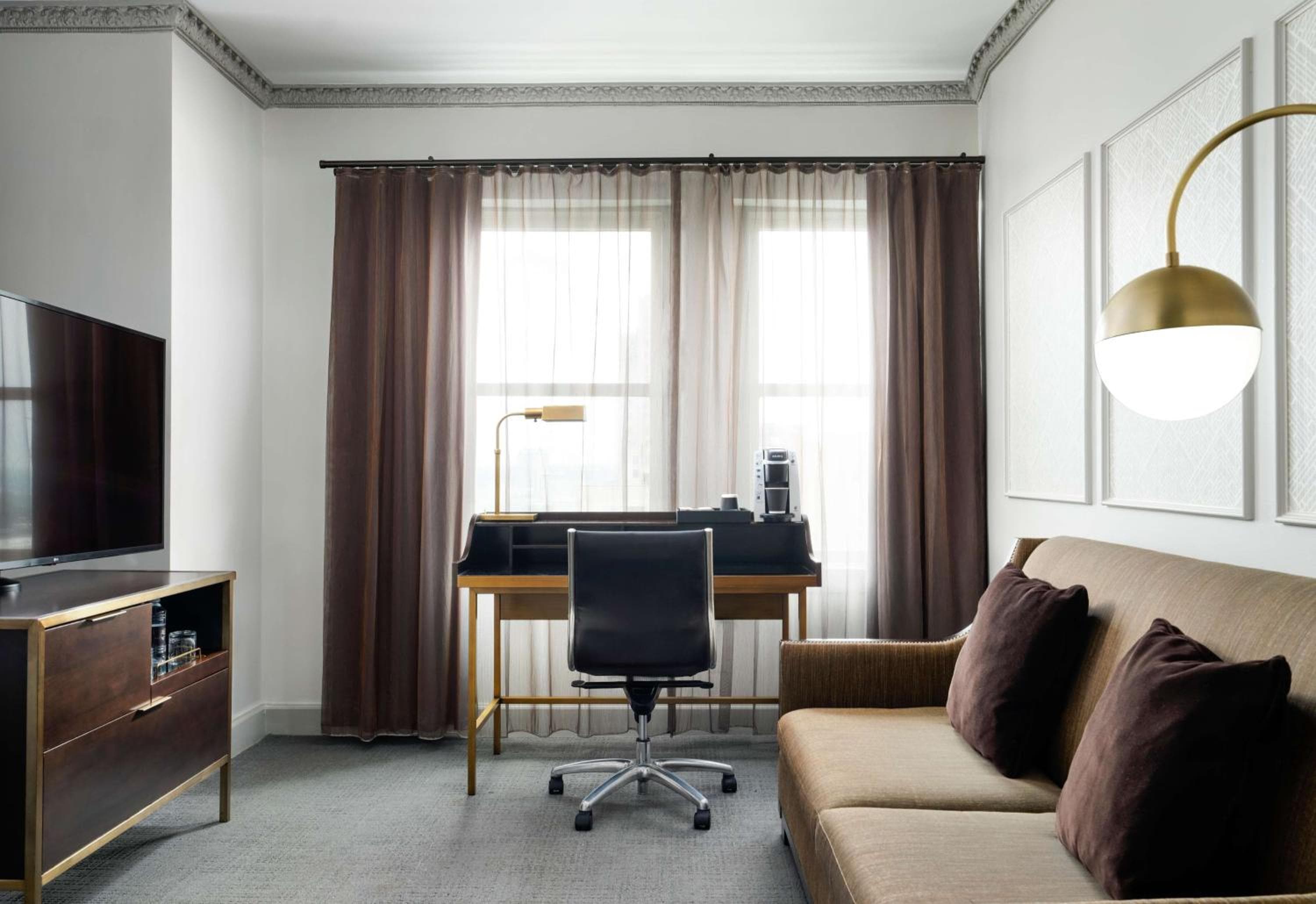 Hotel Phillips Kansas City, Curio Collection By Hilton