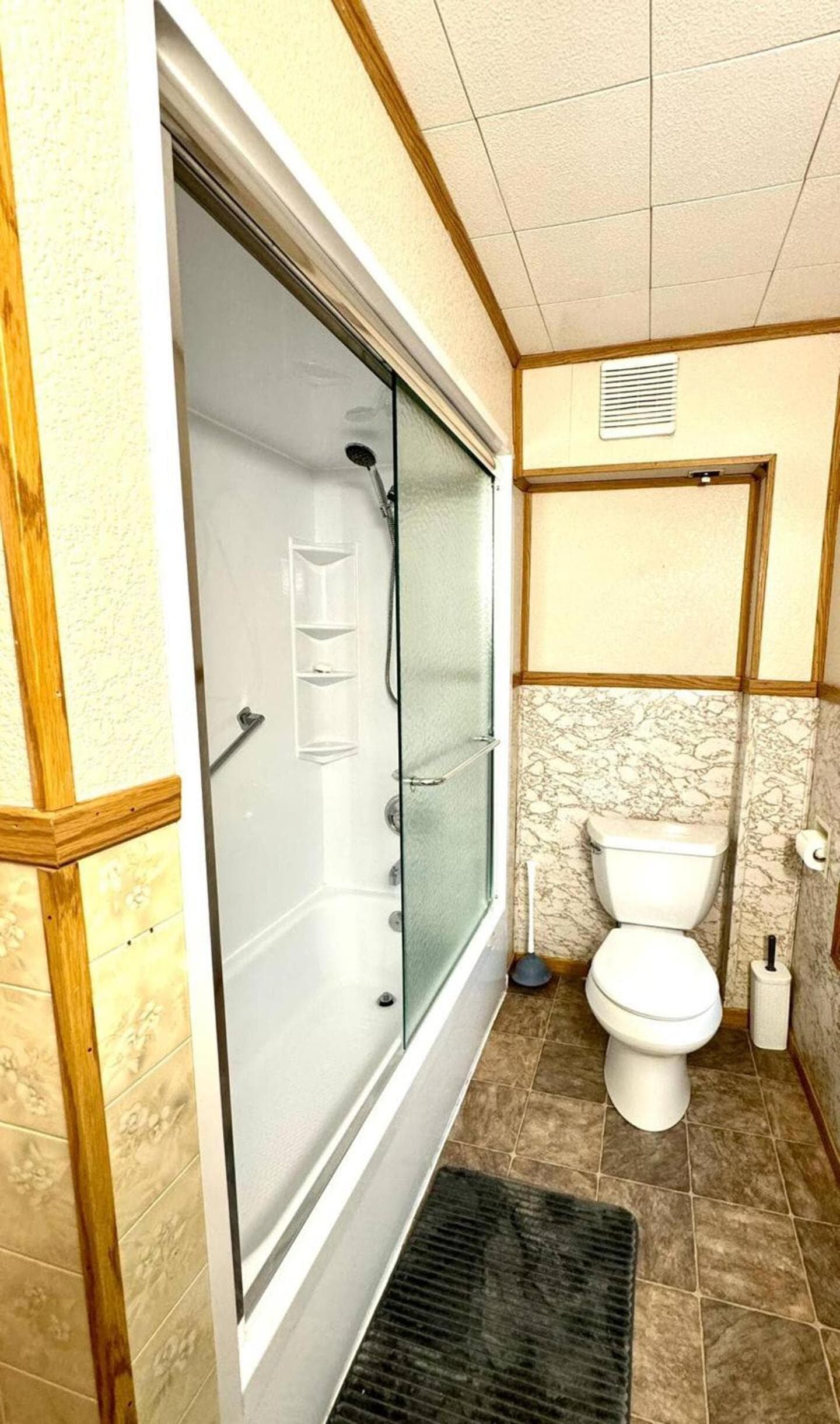Chatham Retreat - 40 Off - New Listing