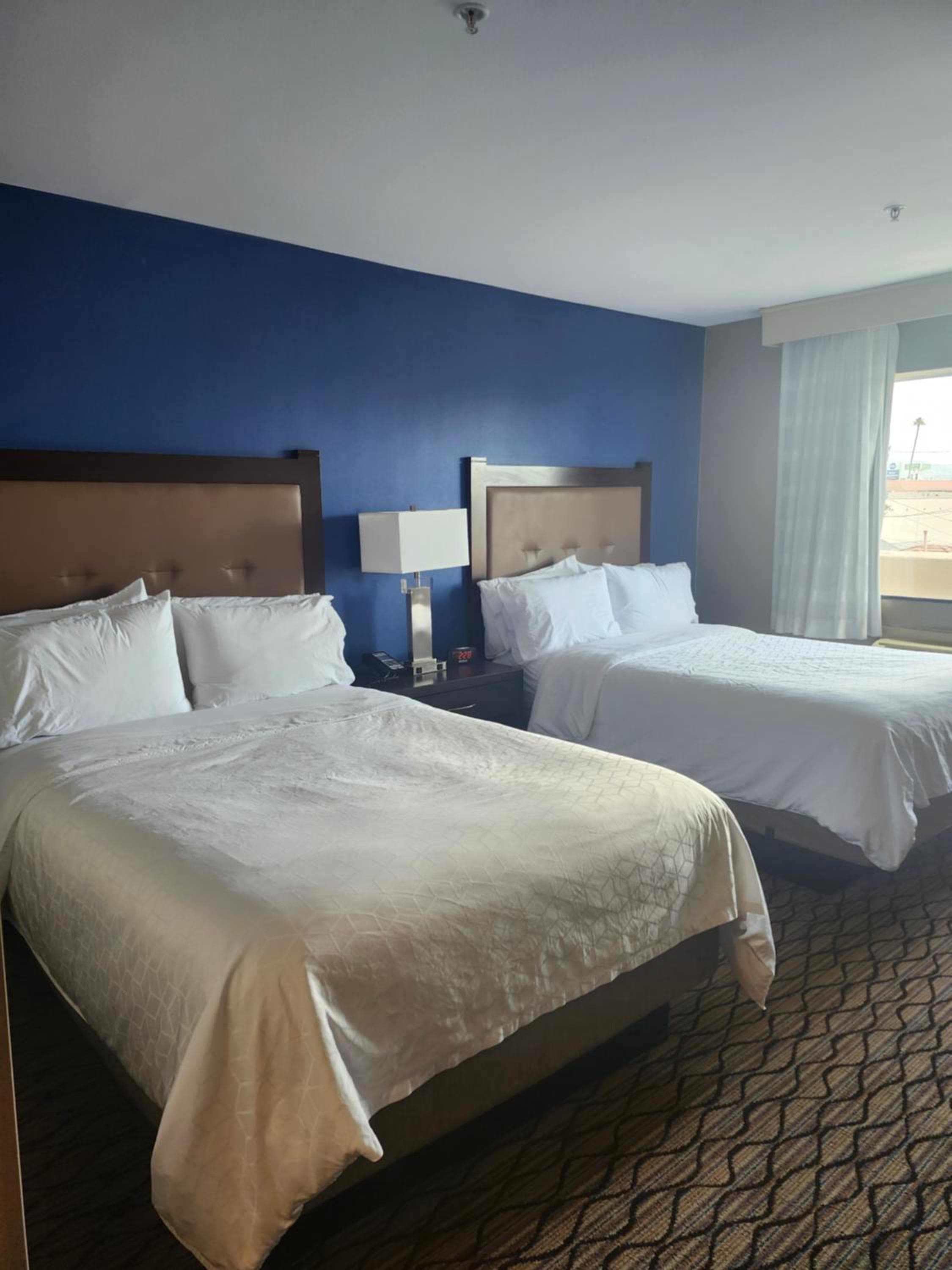 Holiday Inn Express & Suites Pasadena - Los Angeles by IHG