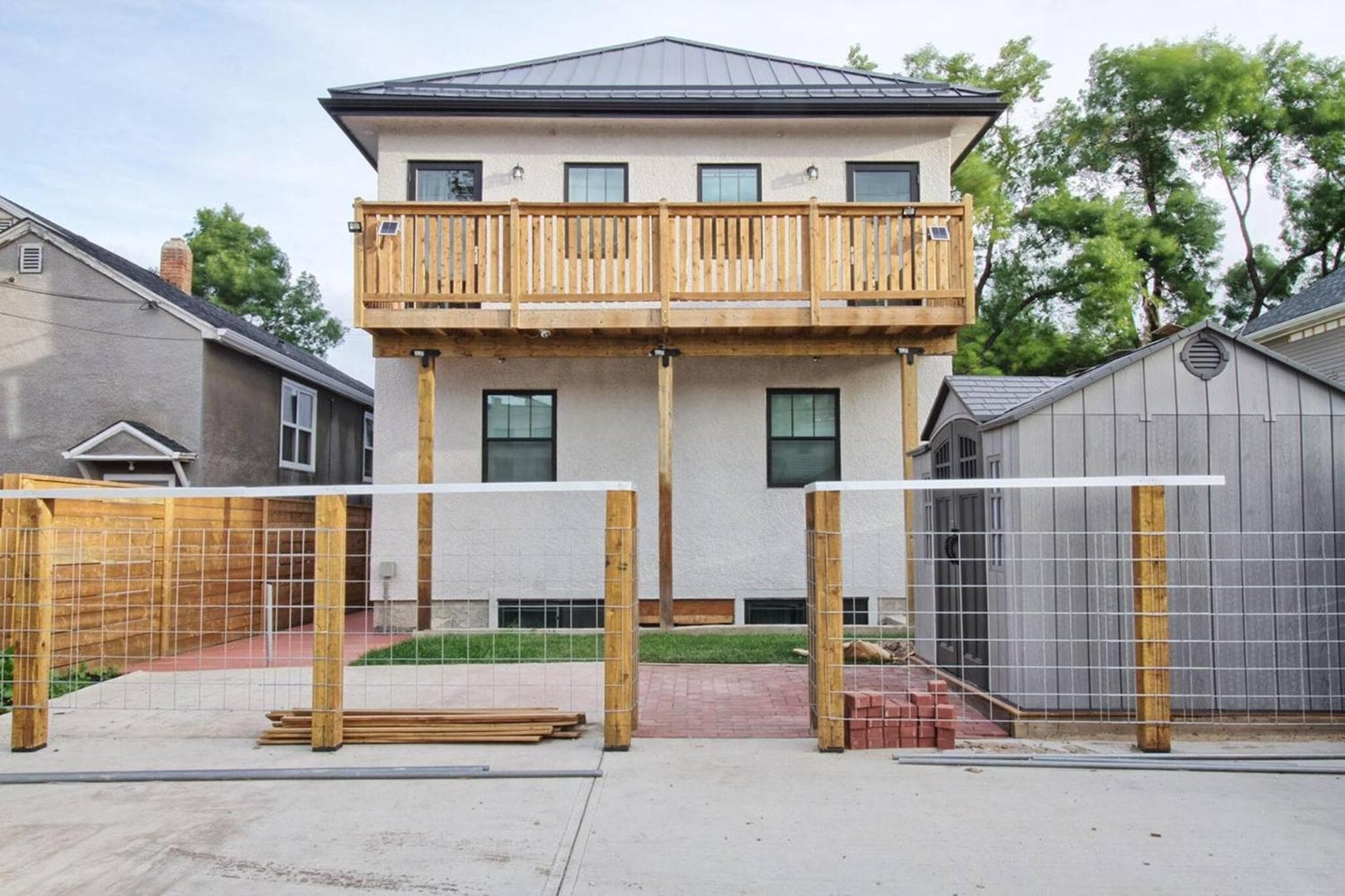 New Dt Apartment Walk To All