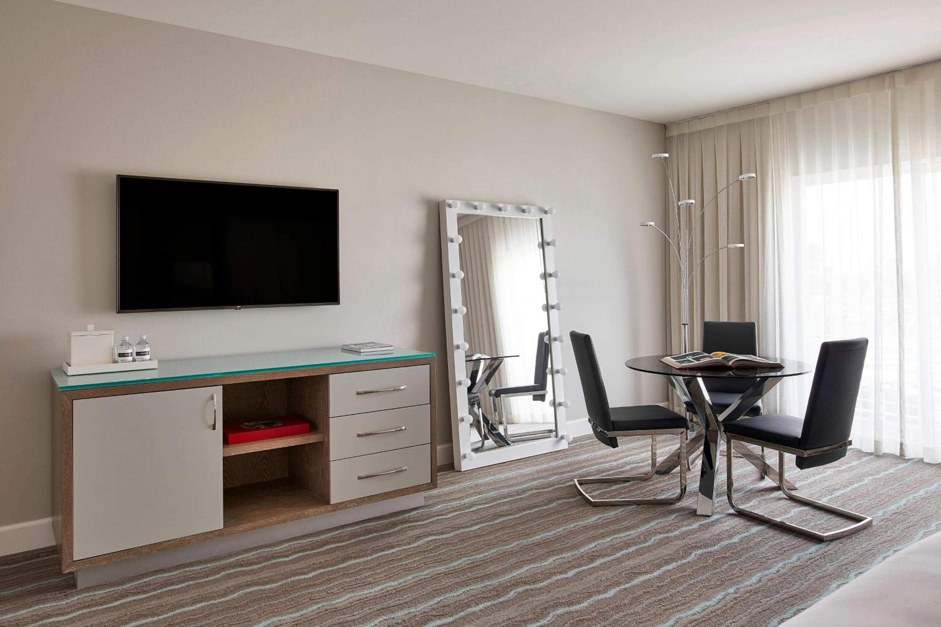 HOTEL PASEO, Autograph Collection