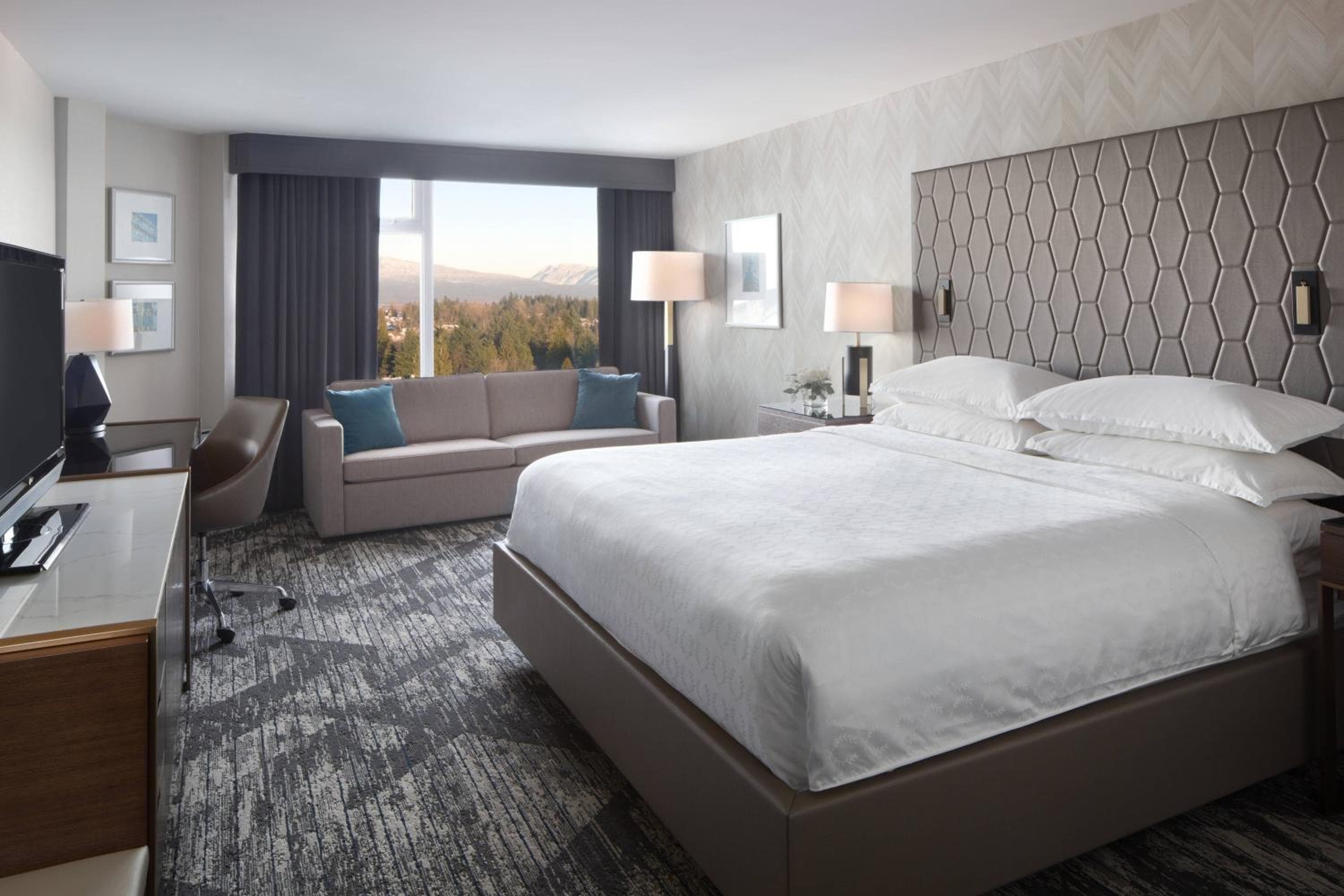 Sheraton Vancouver Guildford Hotel
