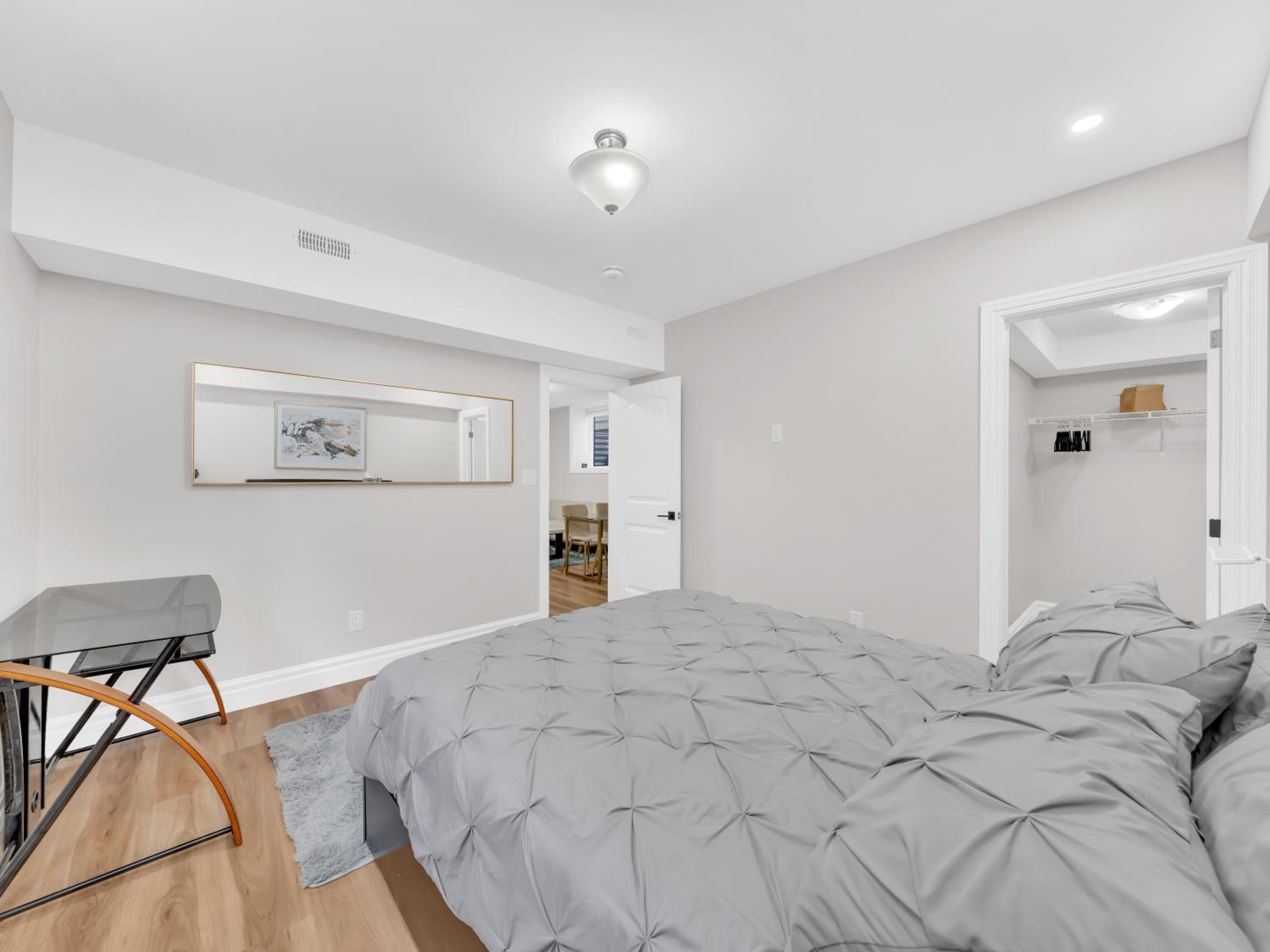 Stylish 2-Bedroom Apartment In Downtown Windsor