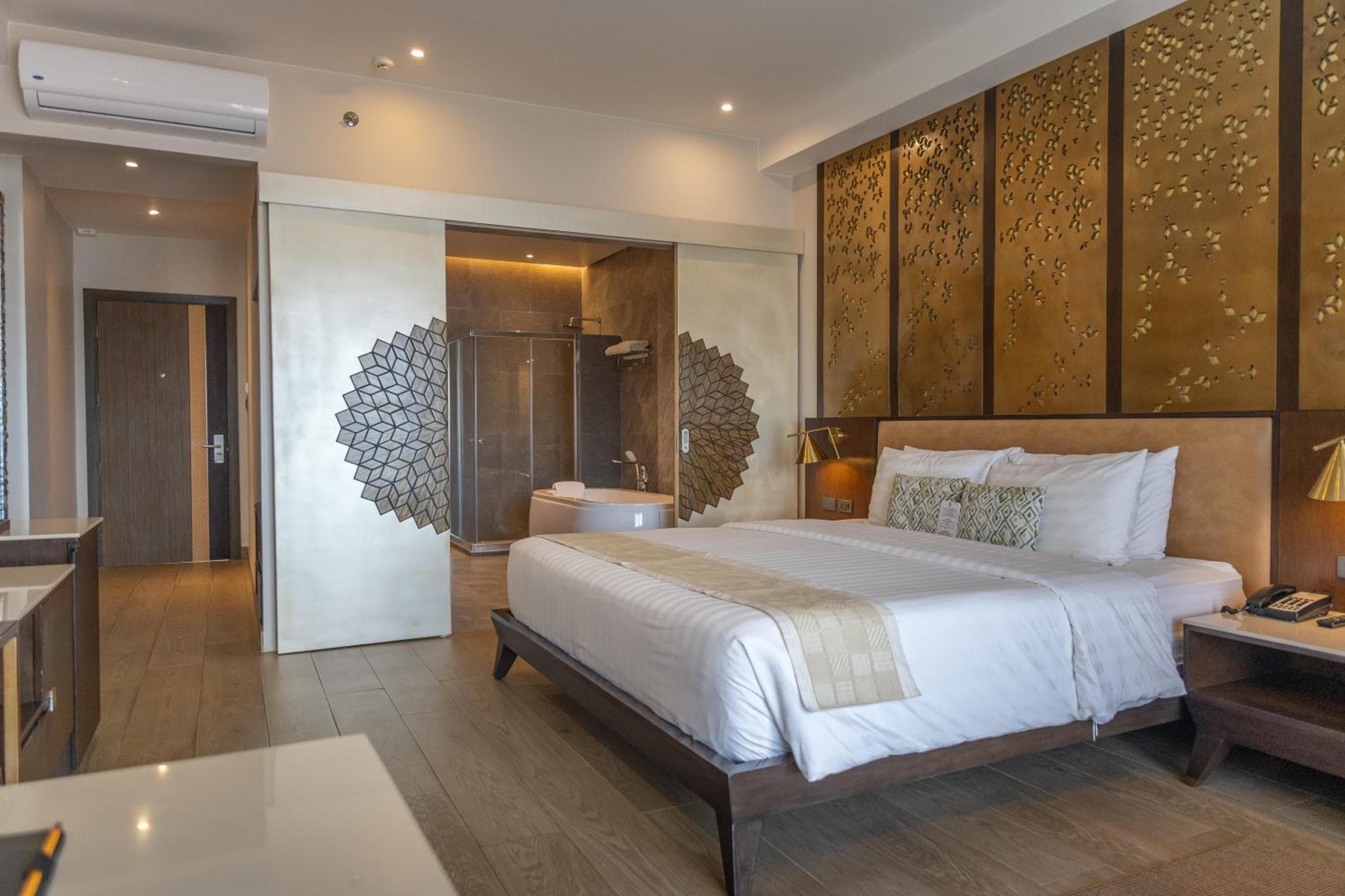 Zuri Resort