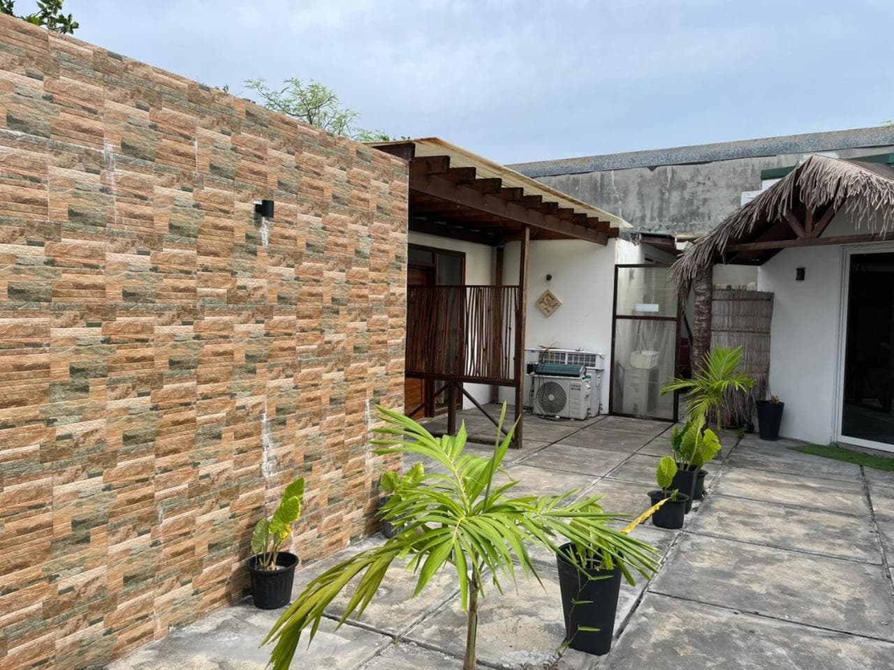 Himeyn Beach Inn