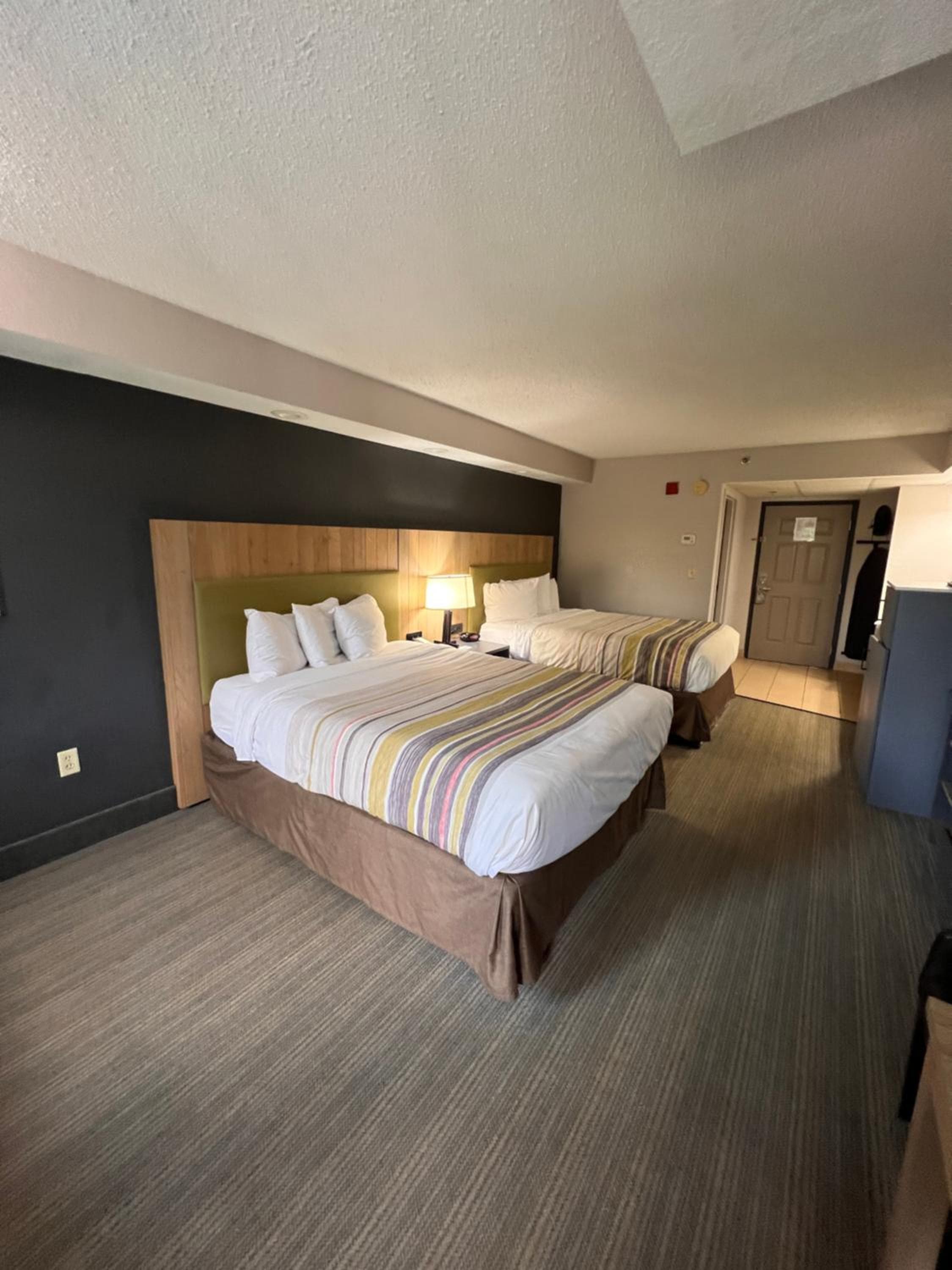 Country Inn & Suites by Radisson, Pigeon Forge South, TN