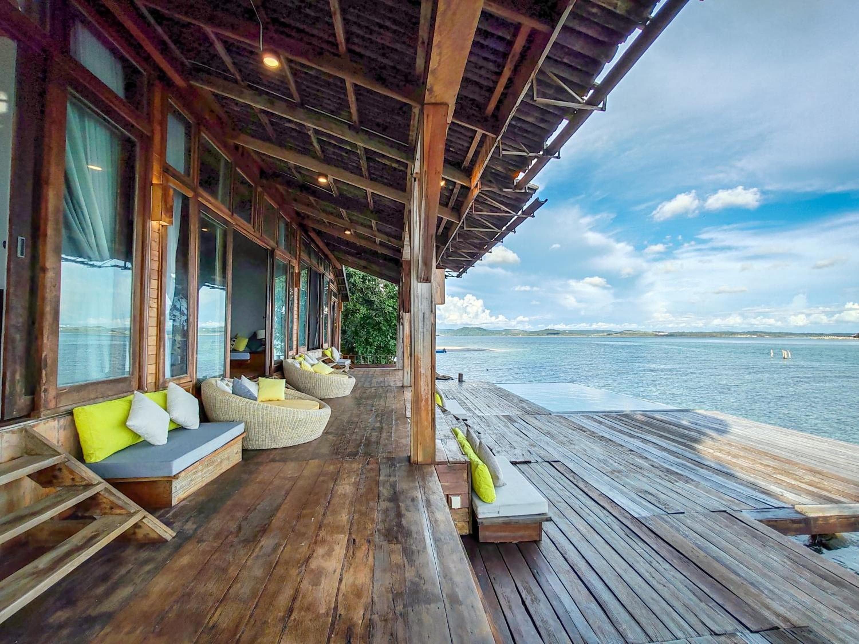 Full Moon Private Island