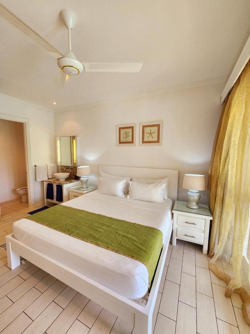 Eden Island House - Onyx