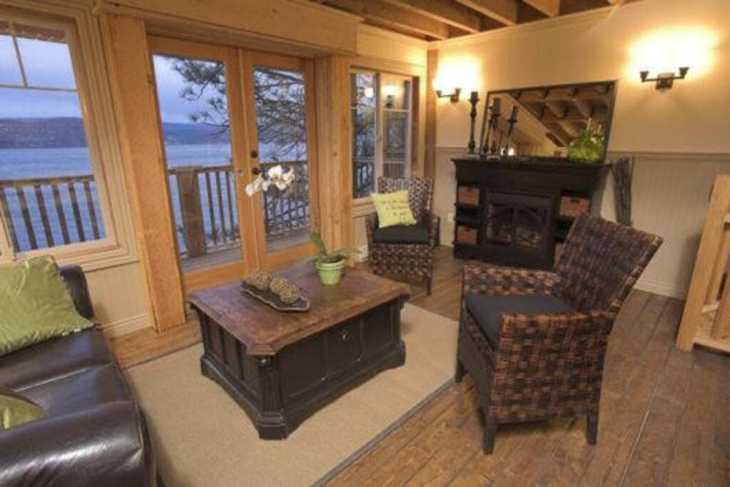 Lakefront Cottage boat lift