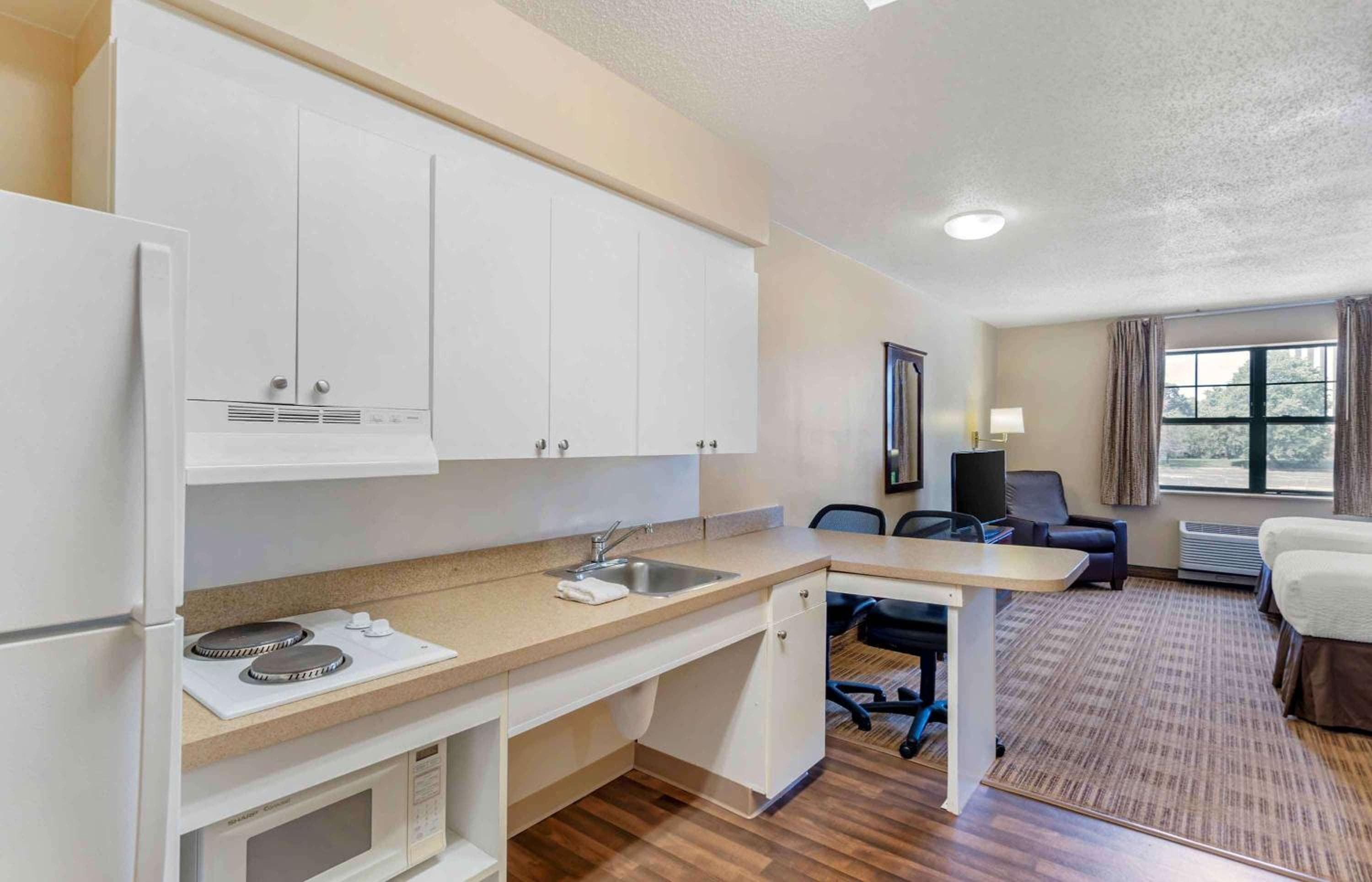 Extended Stay America Select Suites - Chicago - Rolling Meadows