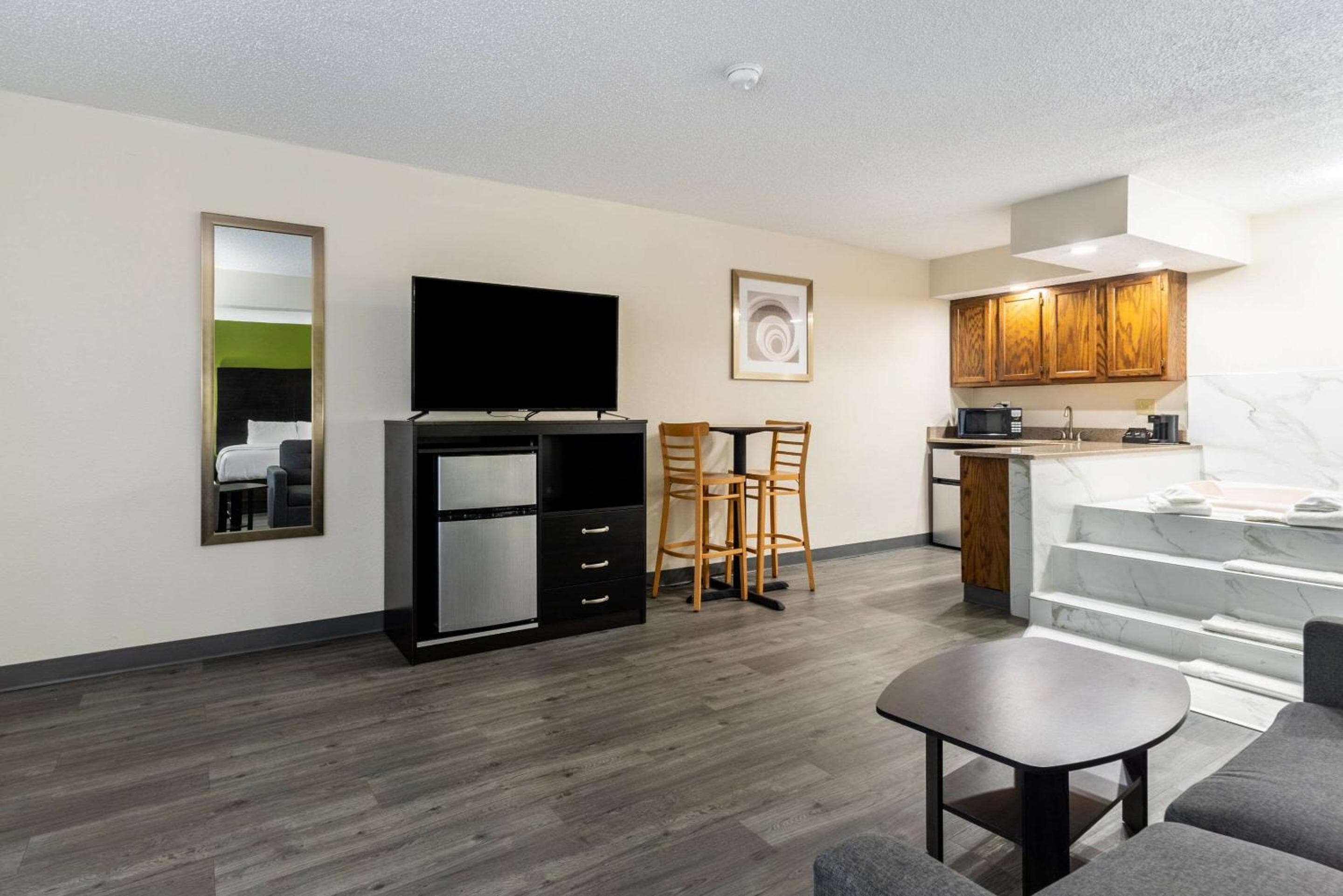 Quality Inn & Suites Vandalia near I-70 and Hwy 51