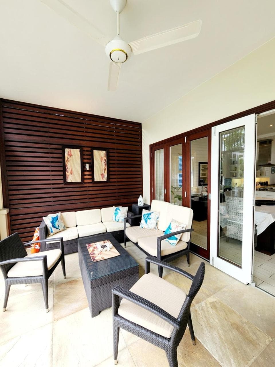 Eden Island House - Onyx