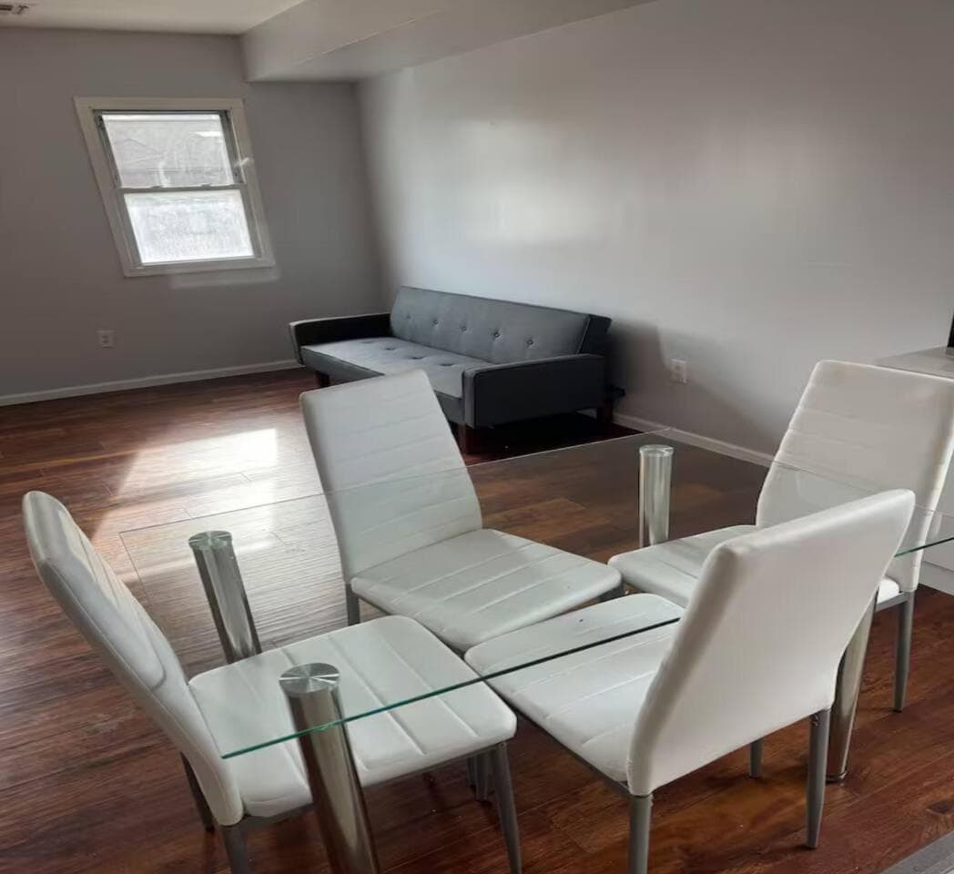 2BR Apartment With Easy Access to NYC