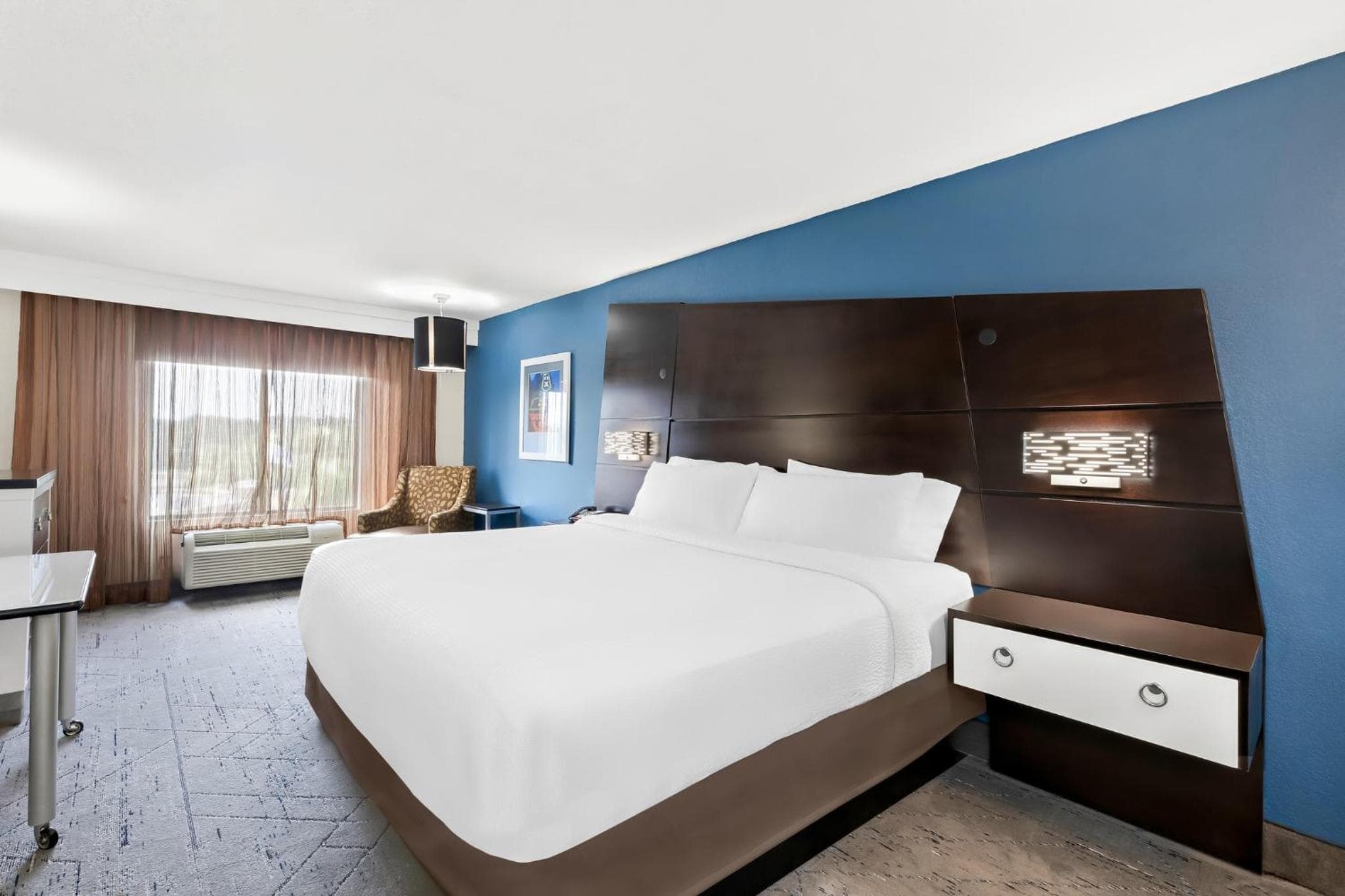 Holiday Inn Express Atlanta Galleria-Ballpark Area by IHG