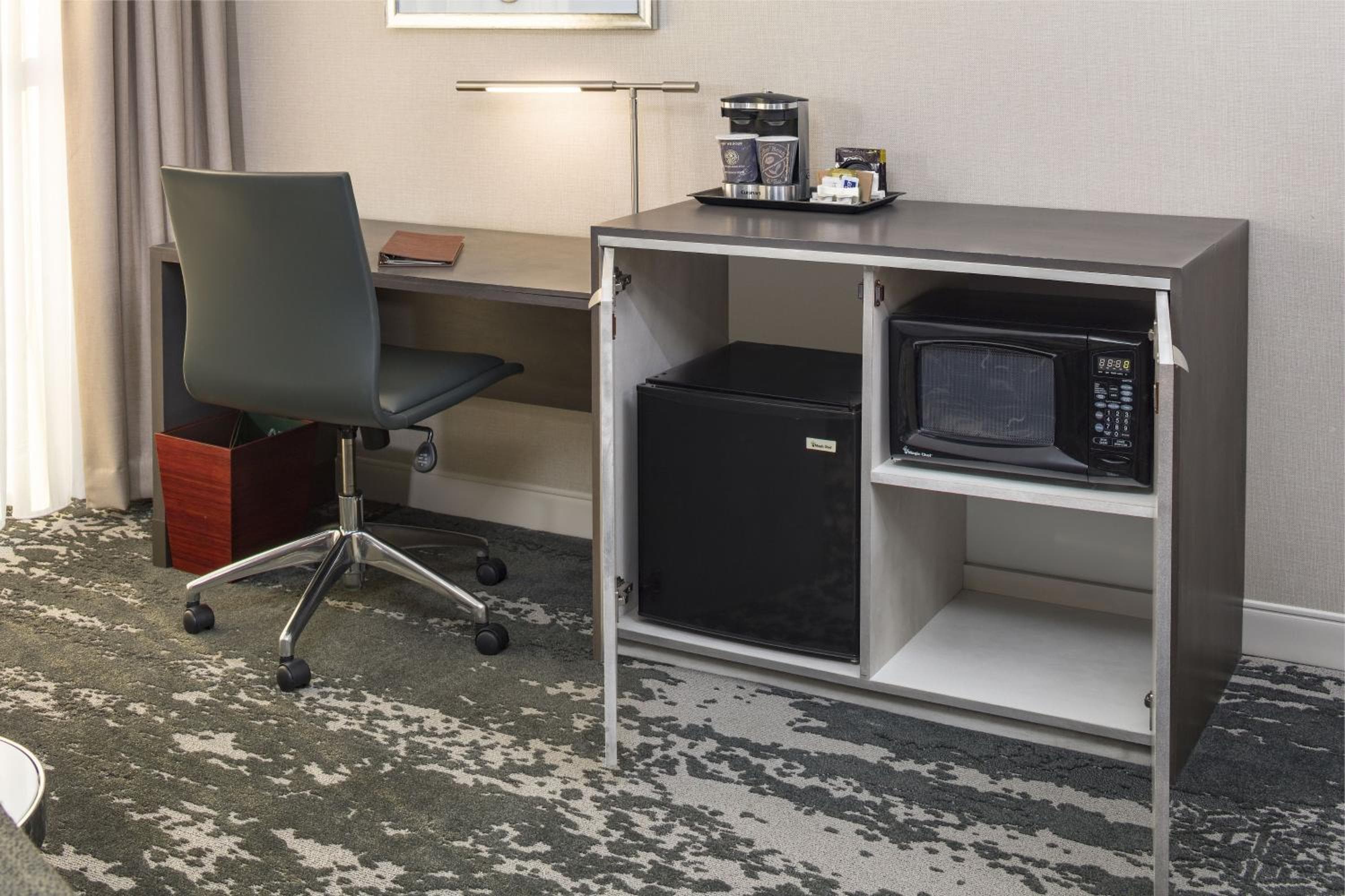 DoubleTree by Hilton Boston Logan Airport Chelsea