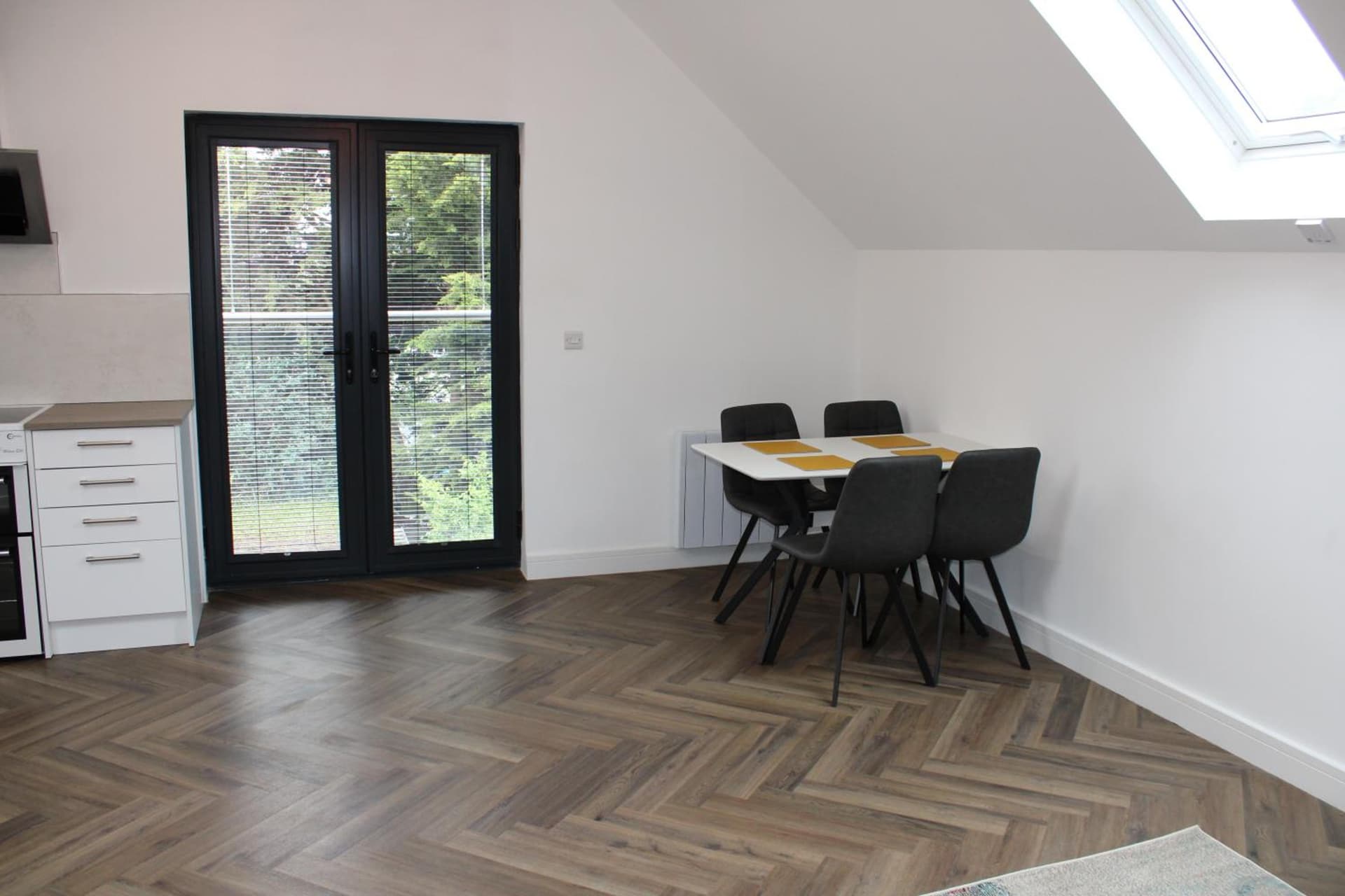 White House apartment, Staines upon Thames