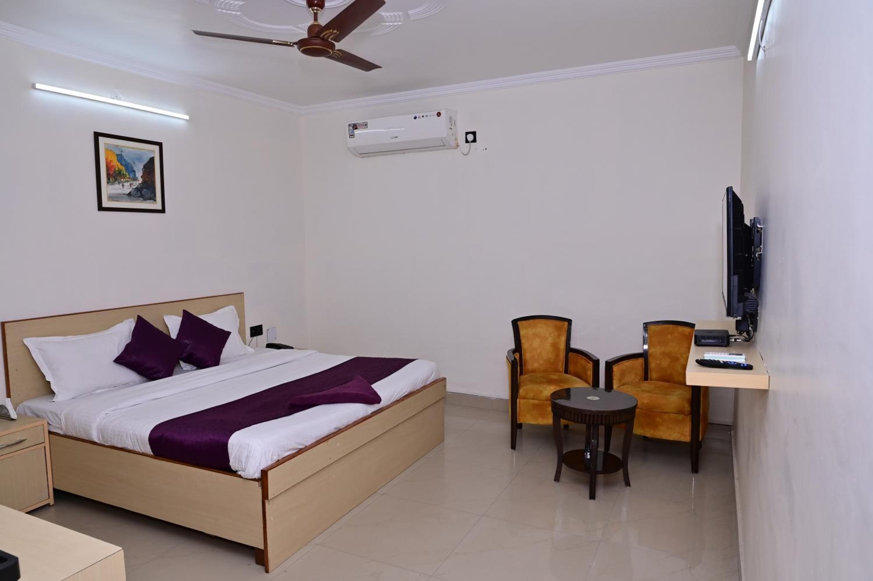 Date Palm Hotel