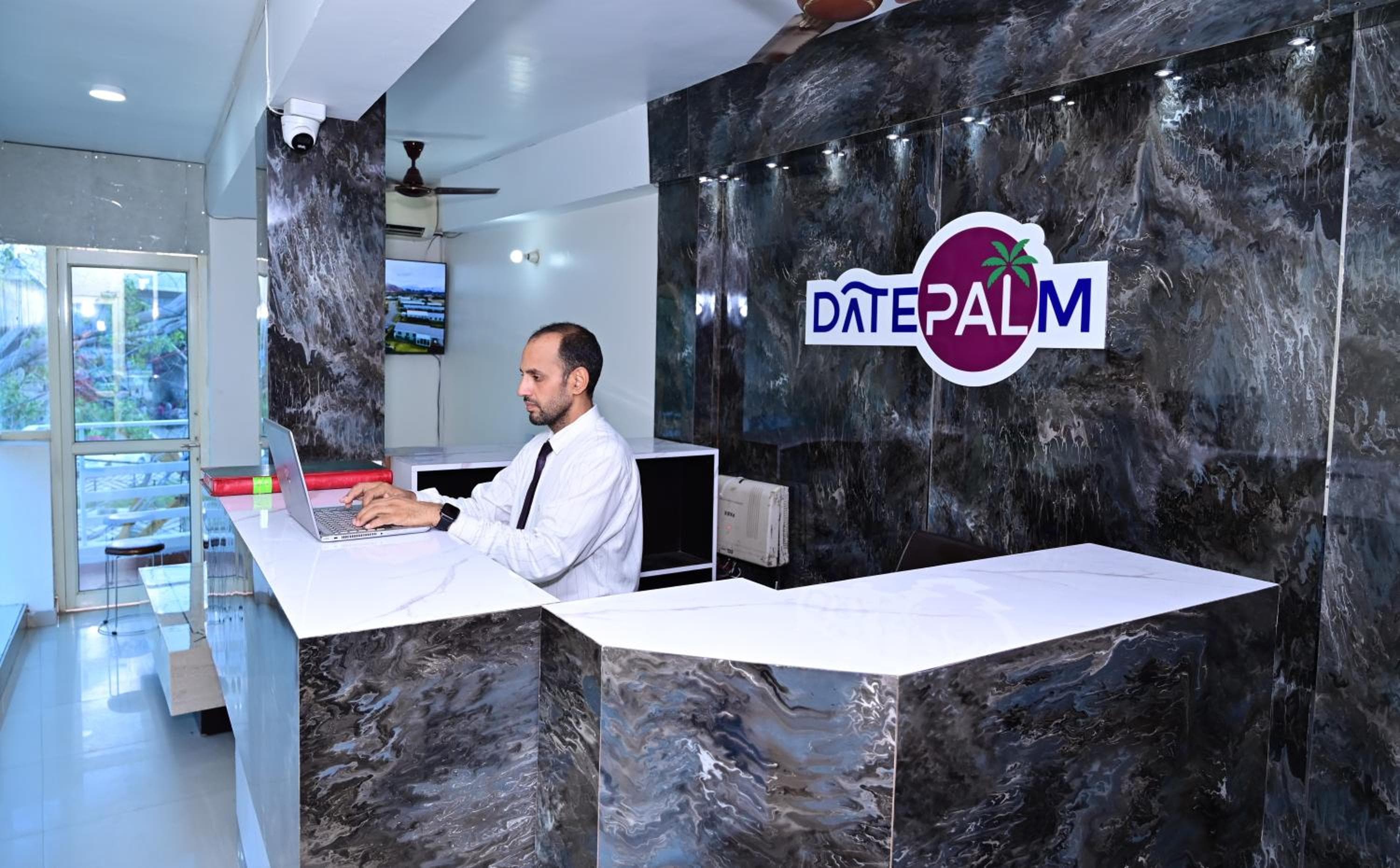 Date Palm Hotel