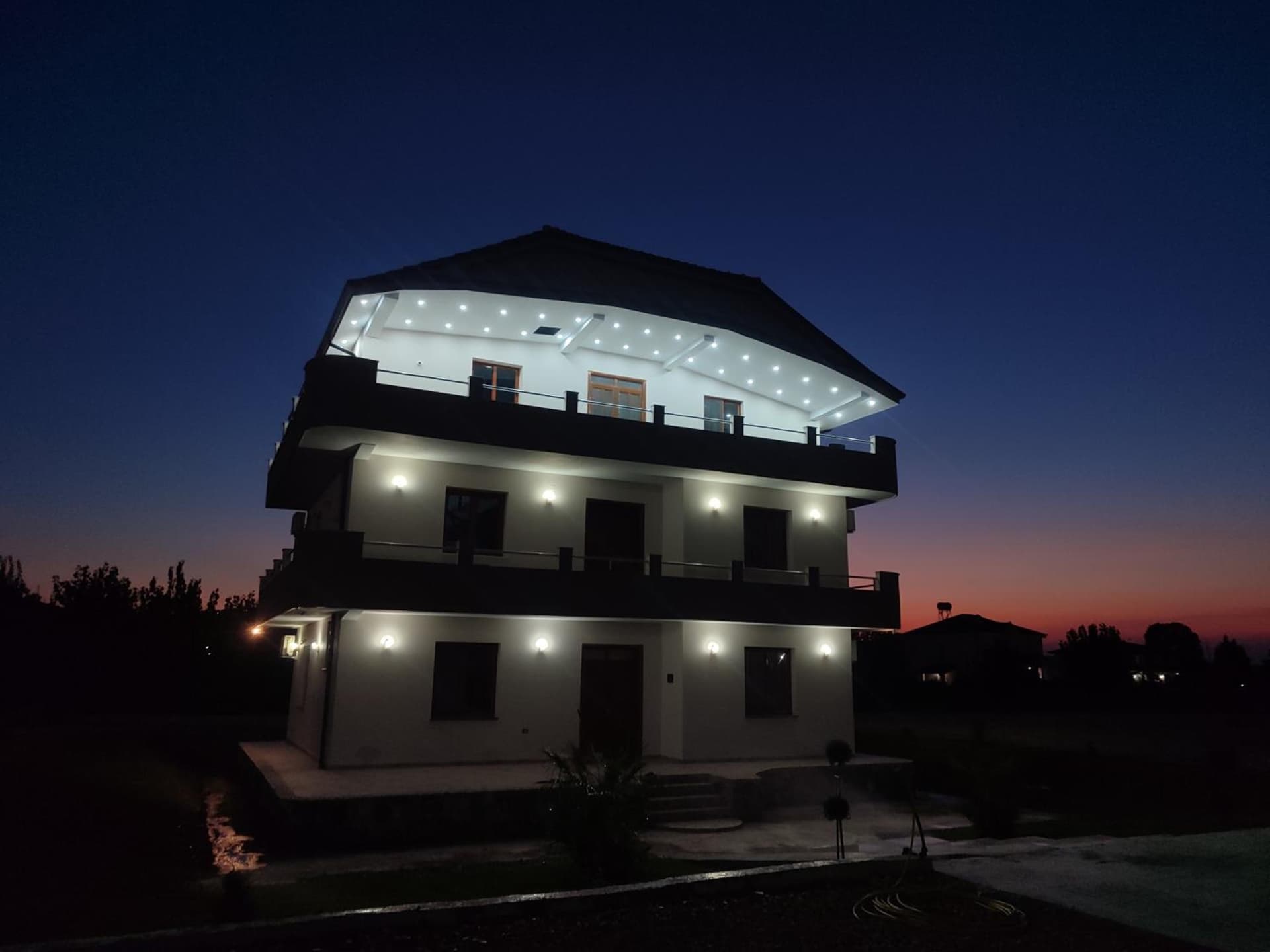 CACA Hotel