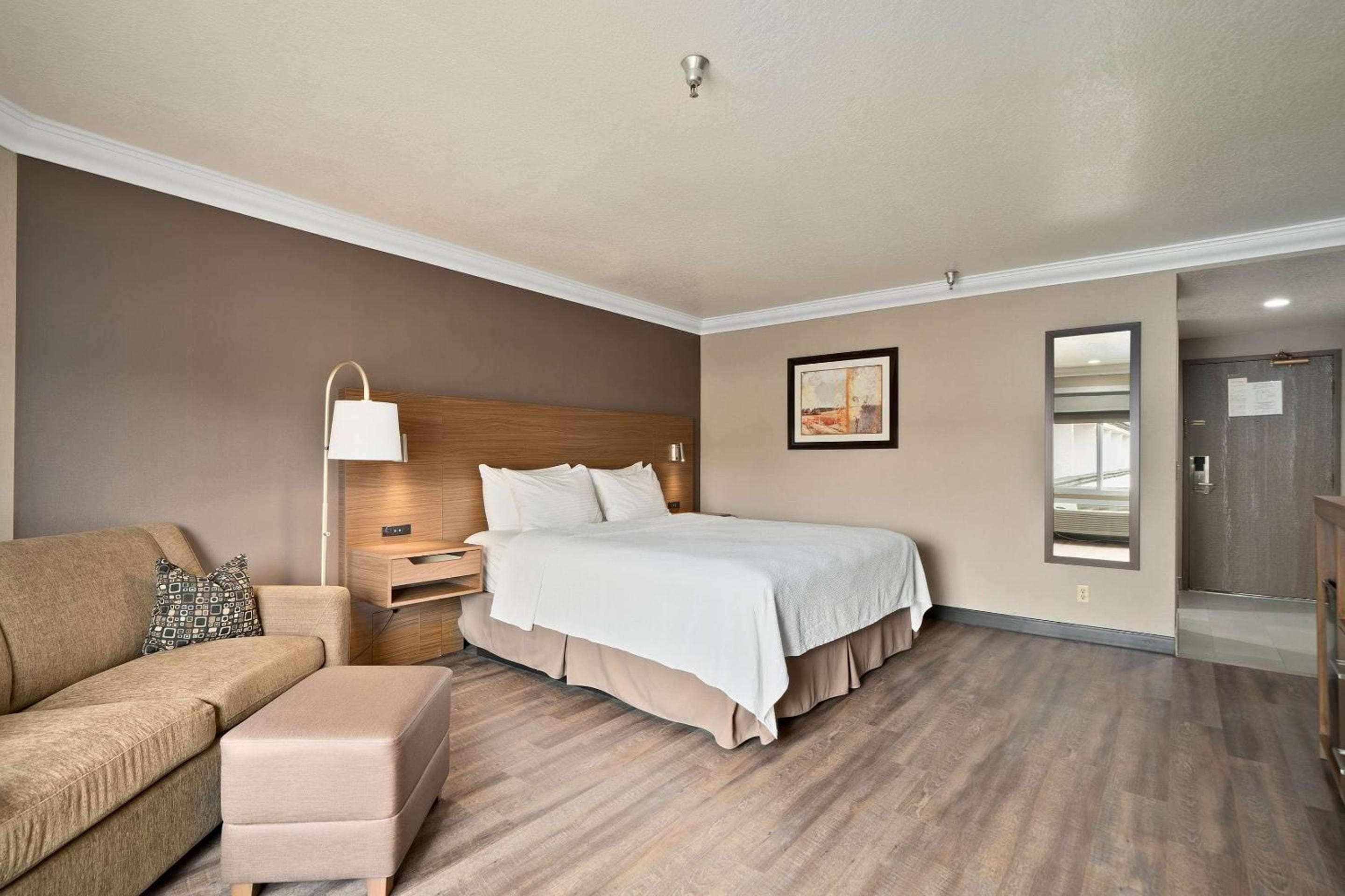 Best Western Plus Newport Mesa Inn