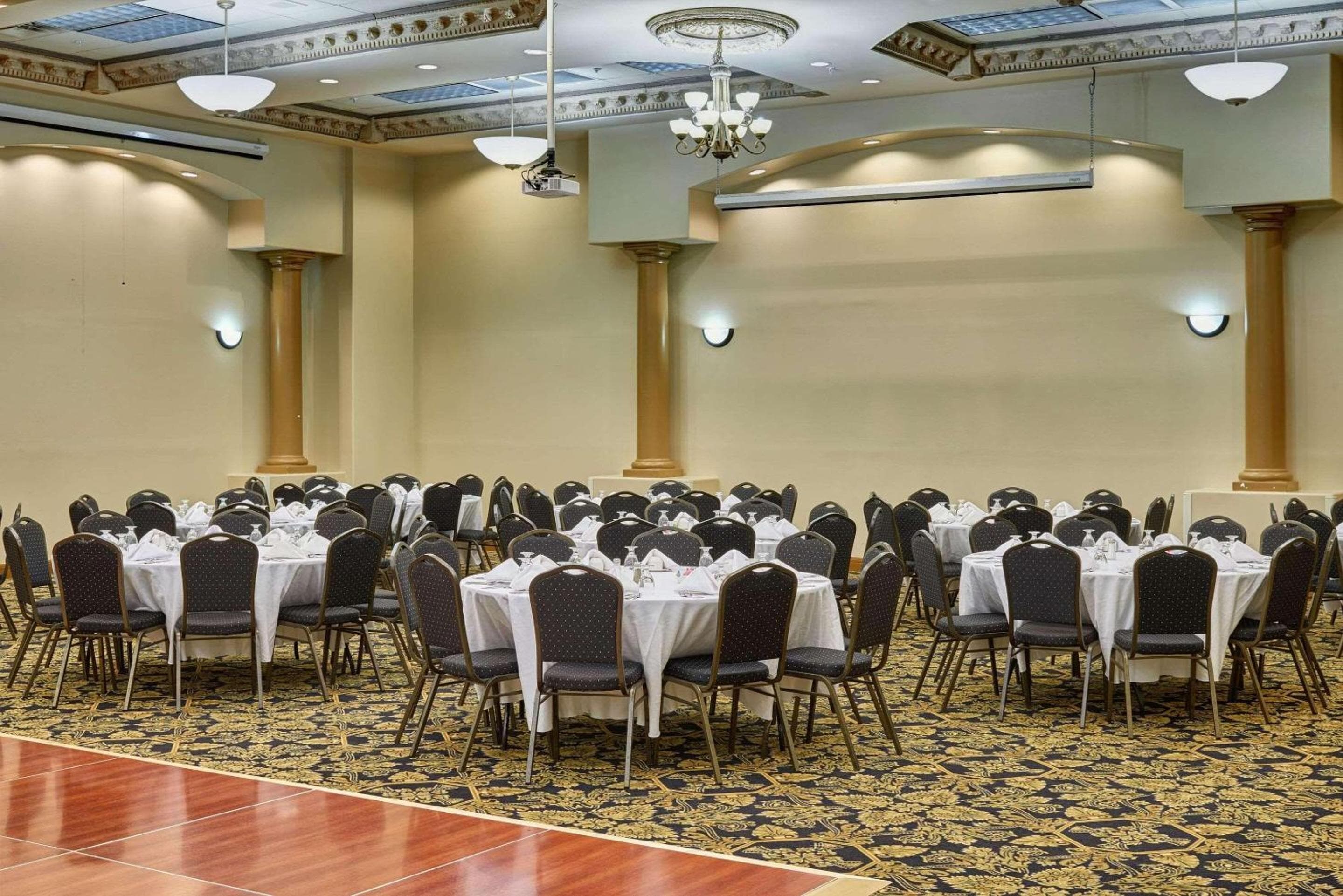 Radisson Hotel El Paso Airport