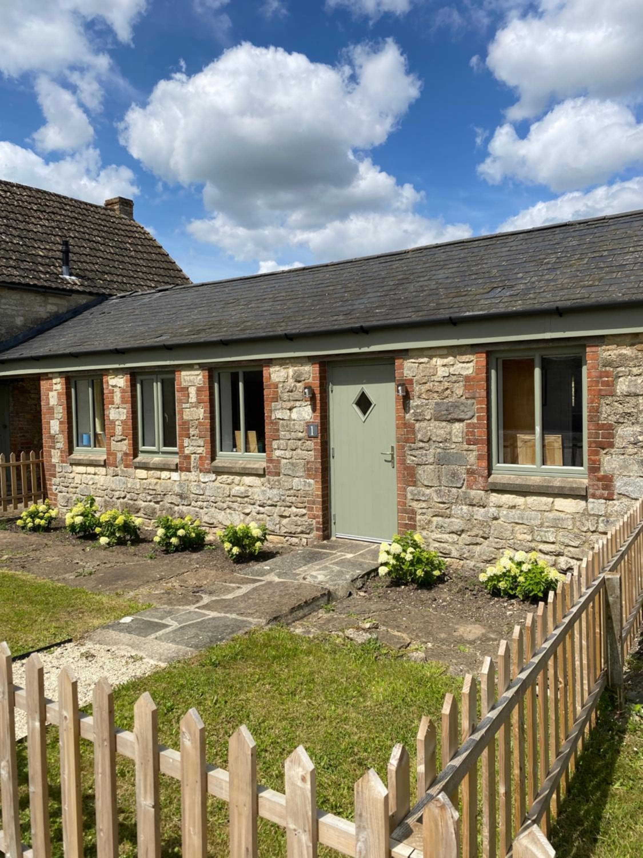Pretty cottage near Cirencester
