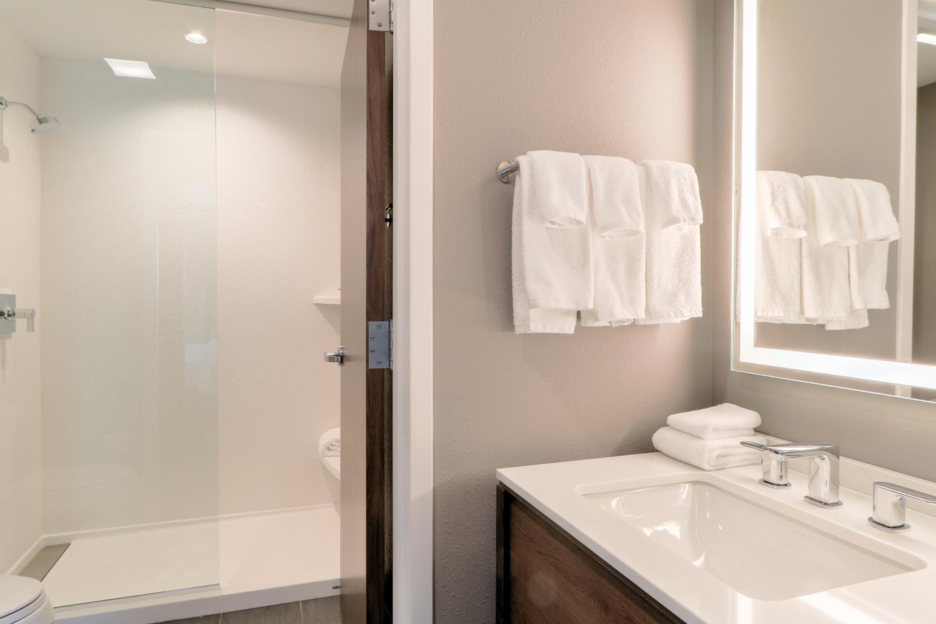 Staybridge Suites Pigeon Forge - Smoky Mtns by IHG