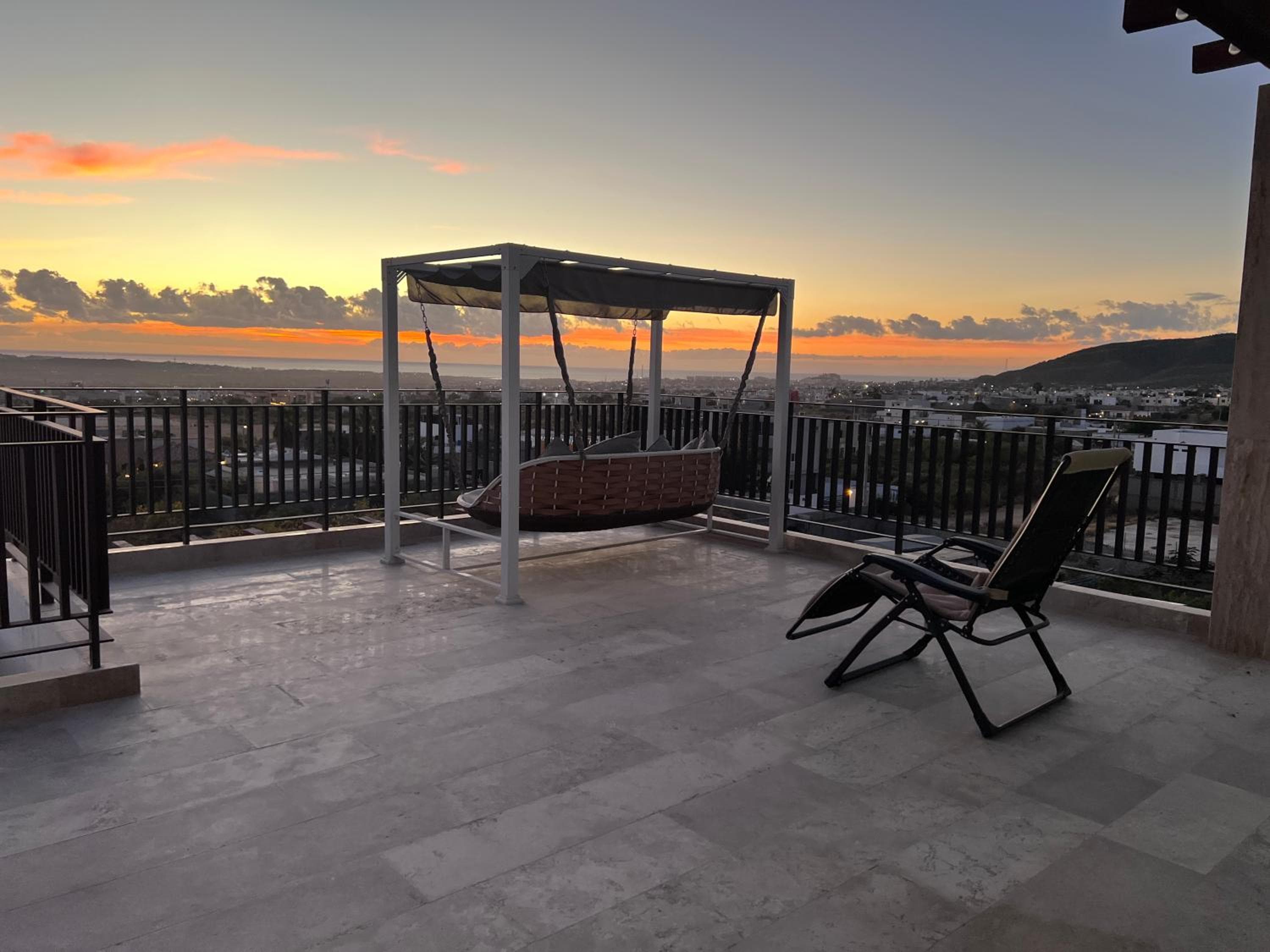 Penthouse with panoramic terrace and pool