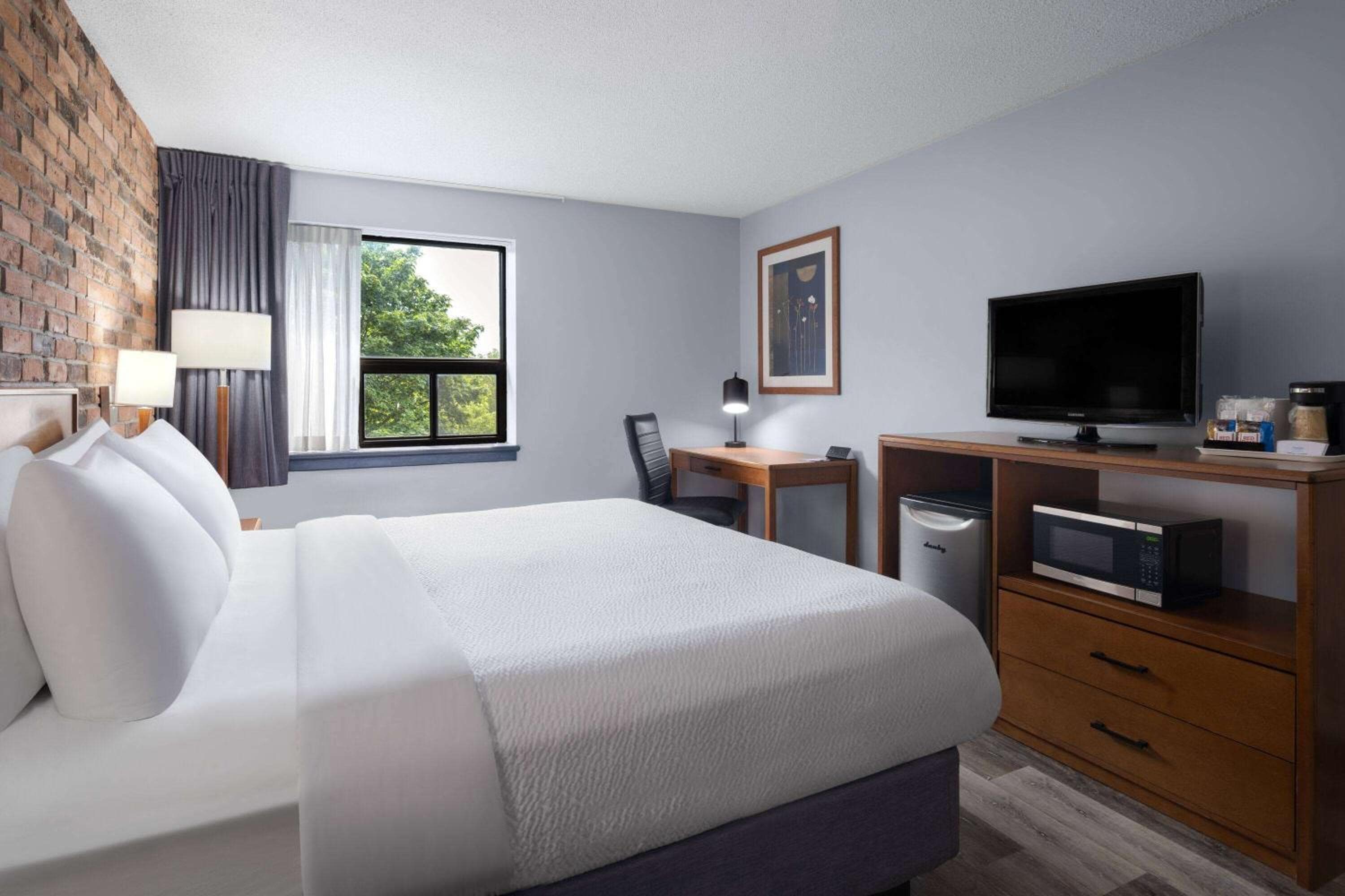 Travelodge by Wyndham Barrie